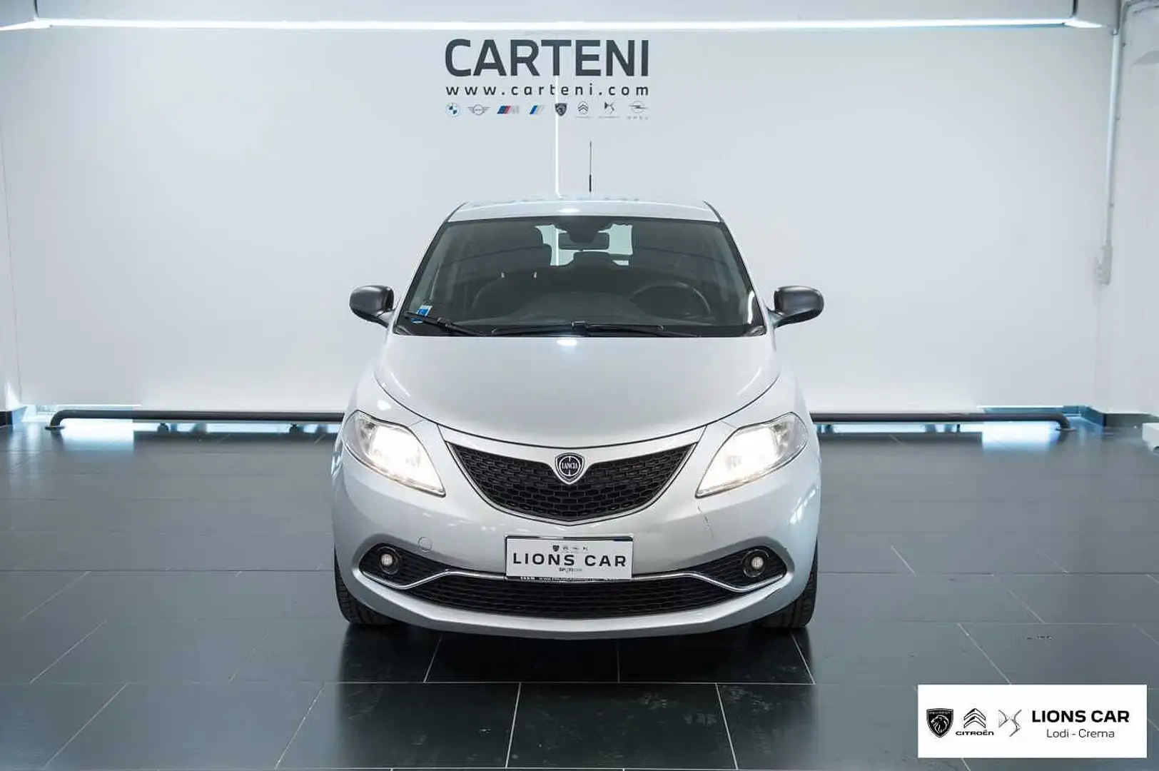 Lancia Ypsilon 3ª serie 1.2 69 CV 5 porte GPL Ecochic Silver Grigio - 2