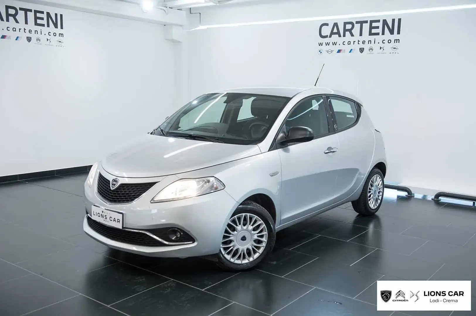 Lancia Ypsilon 3ª serie 1.2 69 CV 5 porte GPL Ecochic Silver Grigio - 1