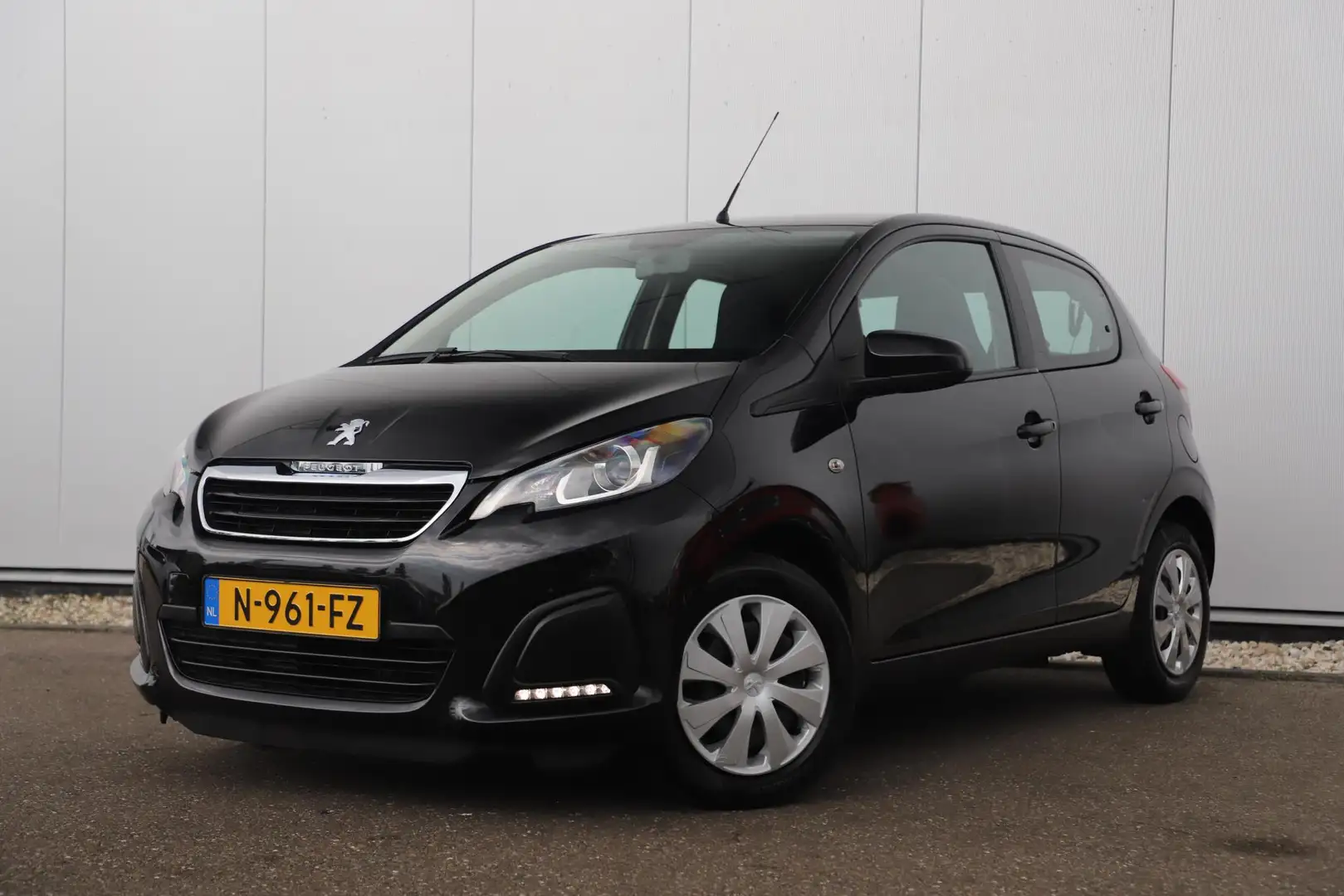 Peugeot 108 1.0 e-VTi Active Radio Bluetooth Airco Elektrische Noir - 2