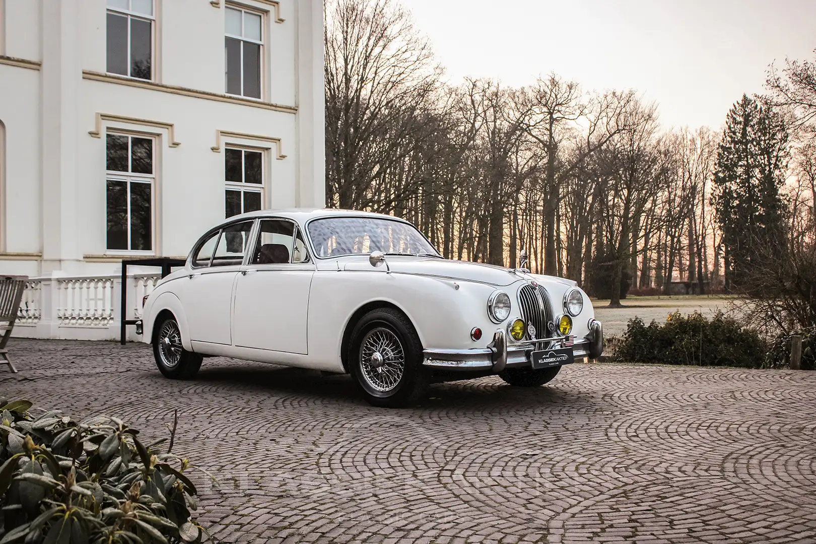 Jaguar MK II MKII 2.4 Saloon Overdrive Bílá - 1