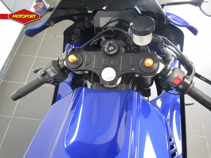Yamaha YZF-R7 - foto 4