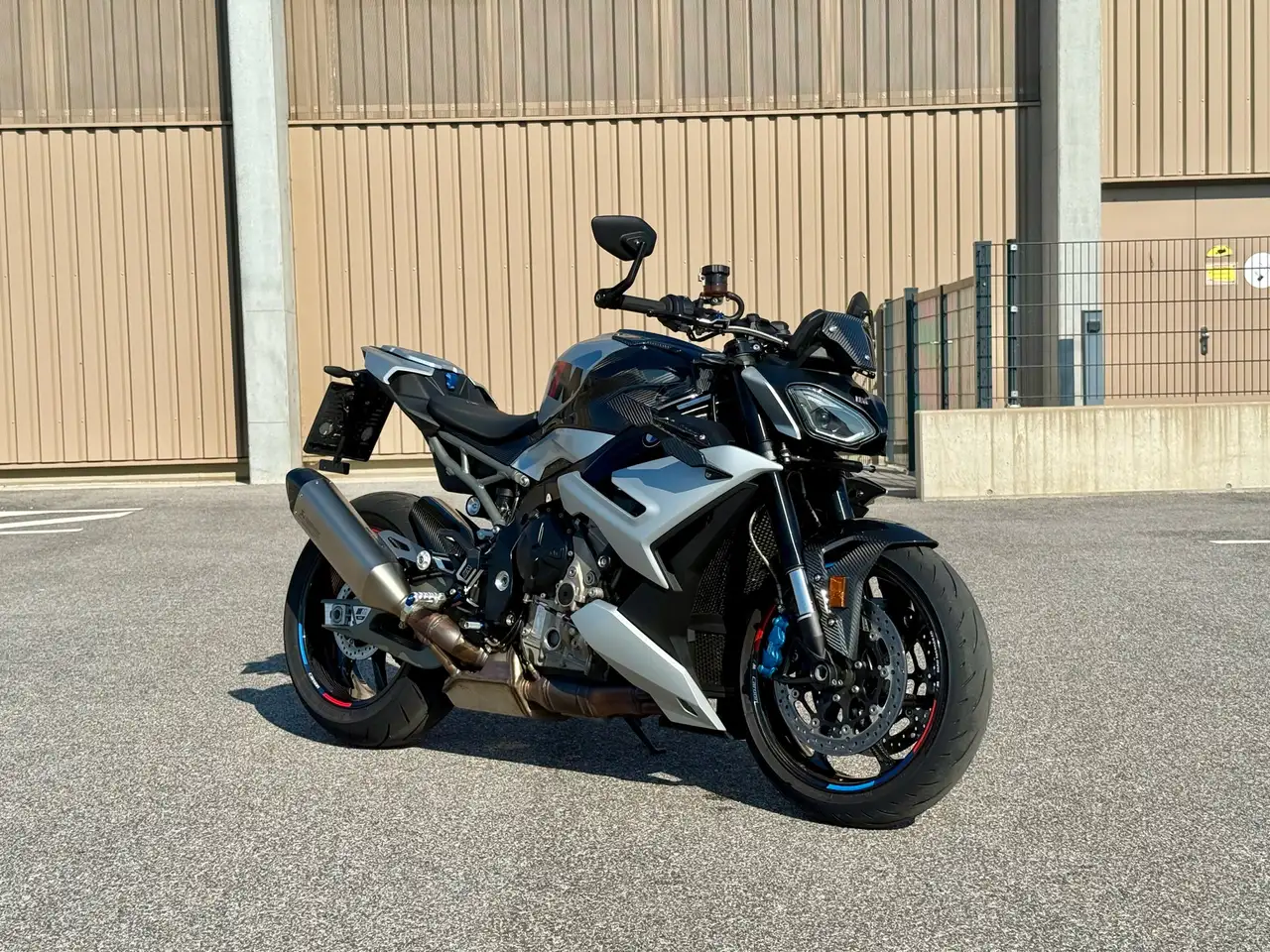 BMW M 1000 R