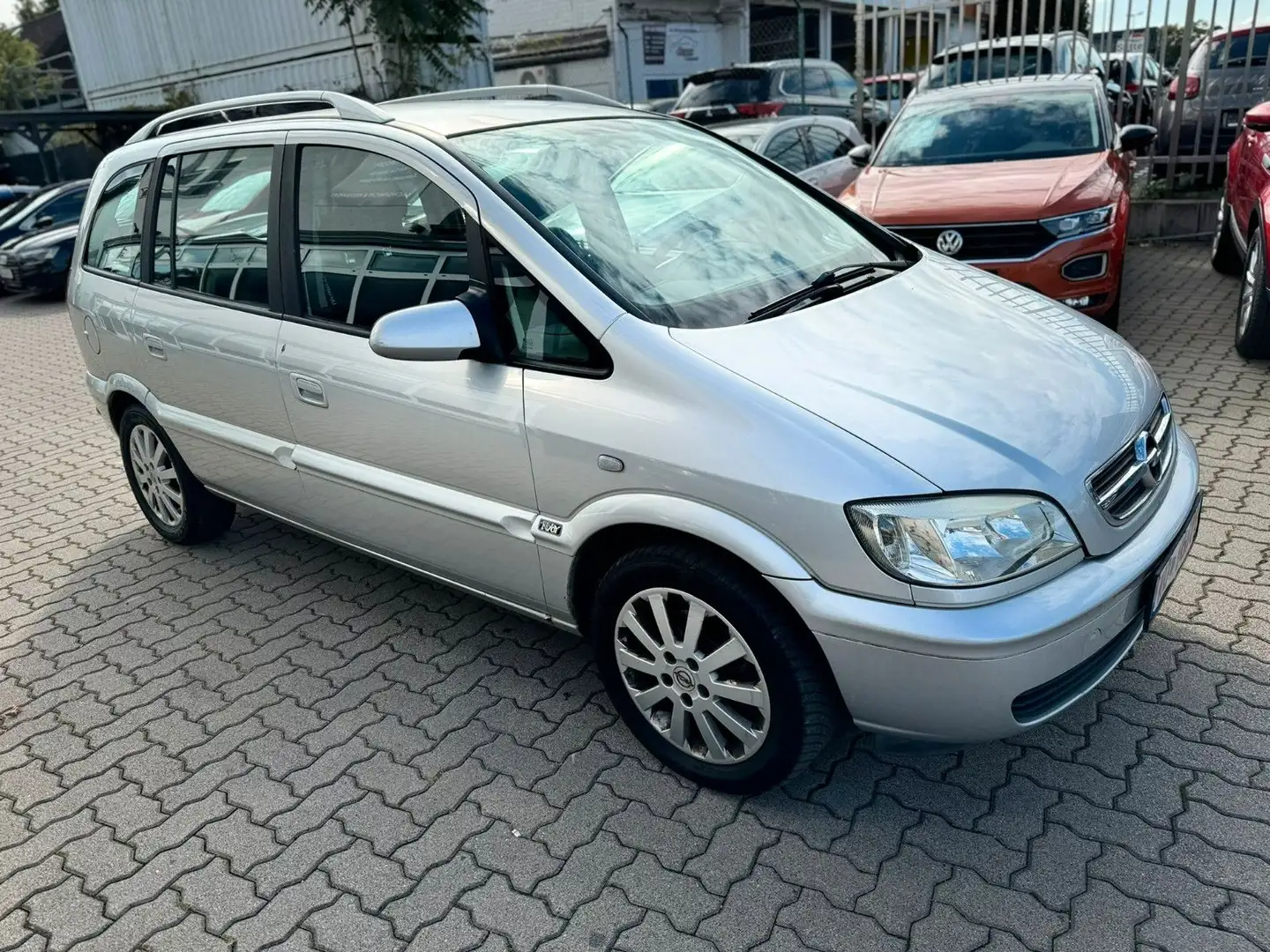 Opel Zafira A Njoy 1,8 Benzin*KLIMA*7-SITZE*NEU TÜV* Plateado - 1