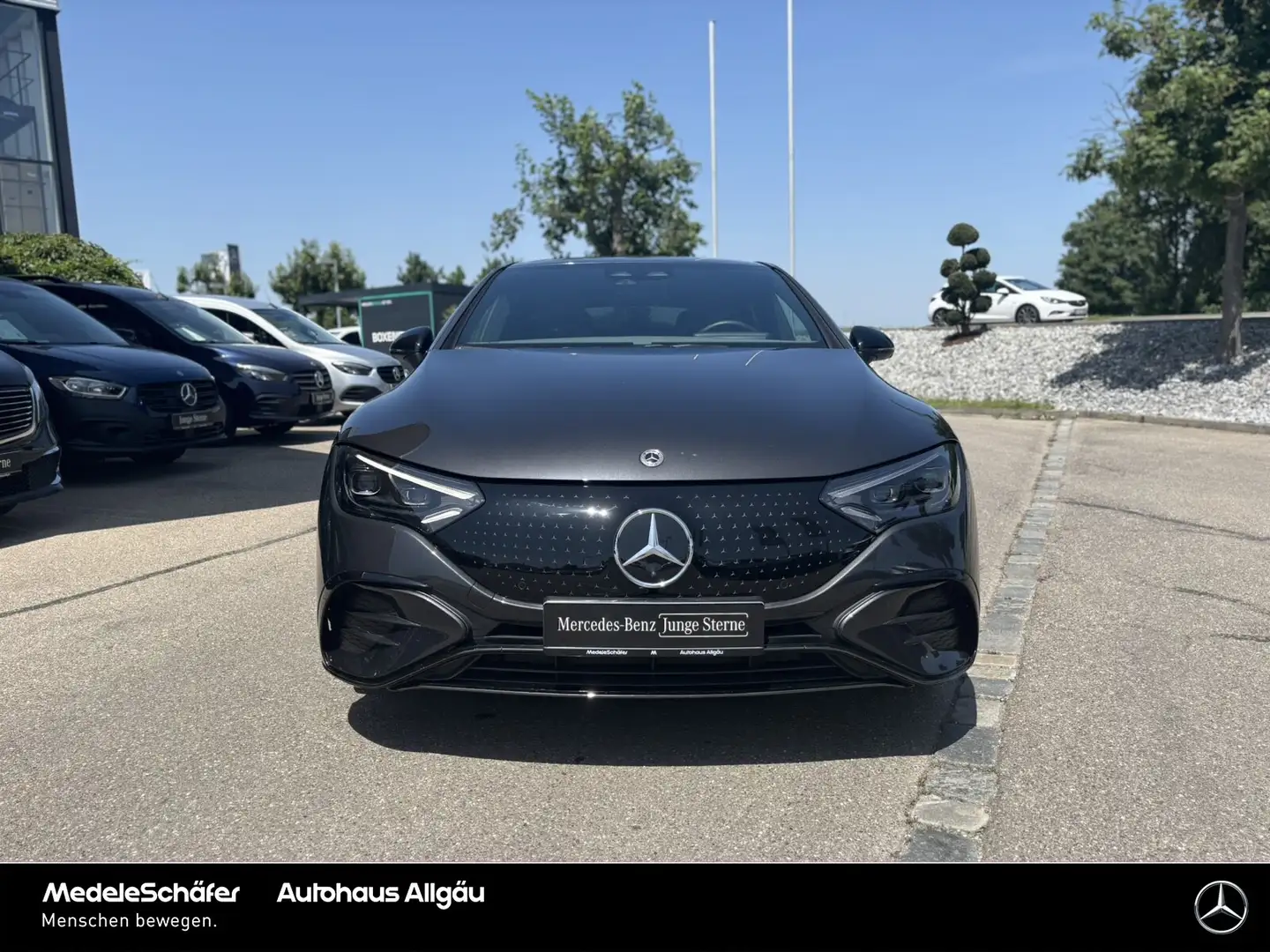 Mercedes-Benz EQE 300 EQE 300 AMG Night AHK 22kW Abrisskante 360° NP84 Šedá - 2