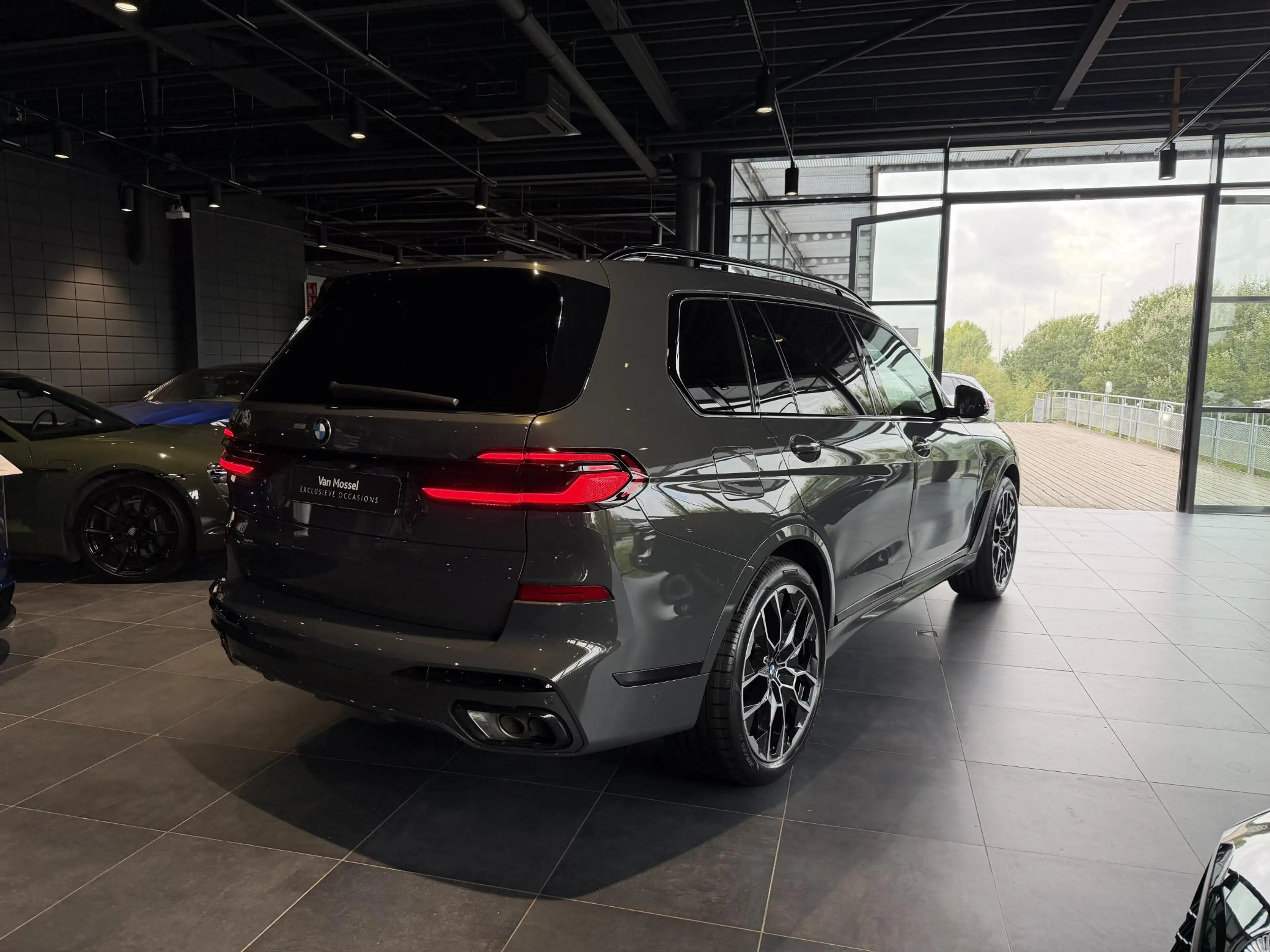 BMW X7 xDrive40i | M-SPORT | 22 INCH | SOFTCLOSE | INTEGR — photo 9