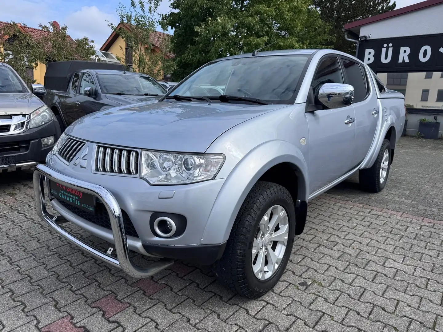 Mitsubishi L200 Intense Doppelkabine 4WD Silber - 2