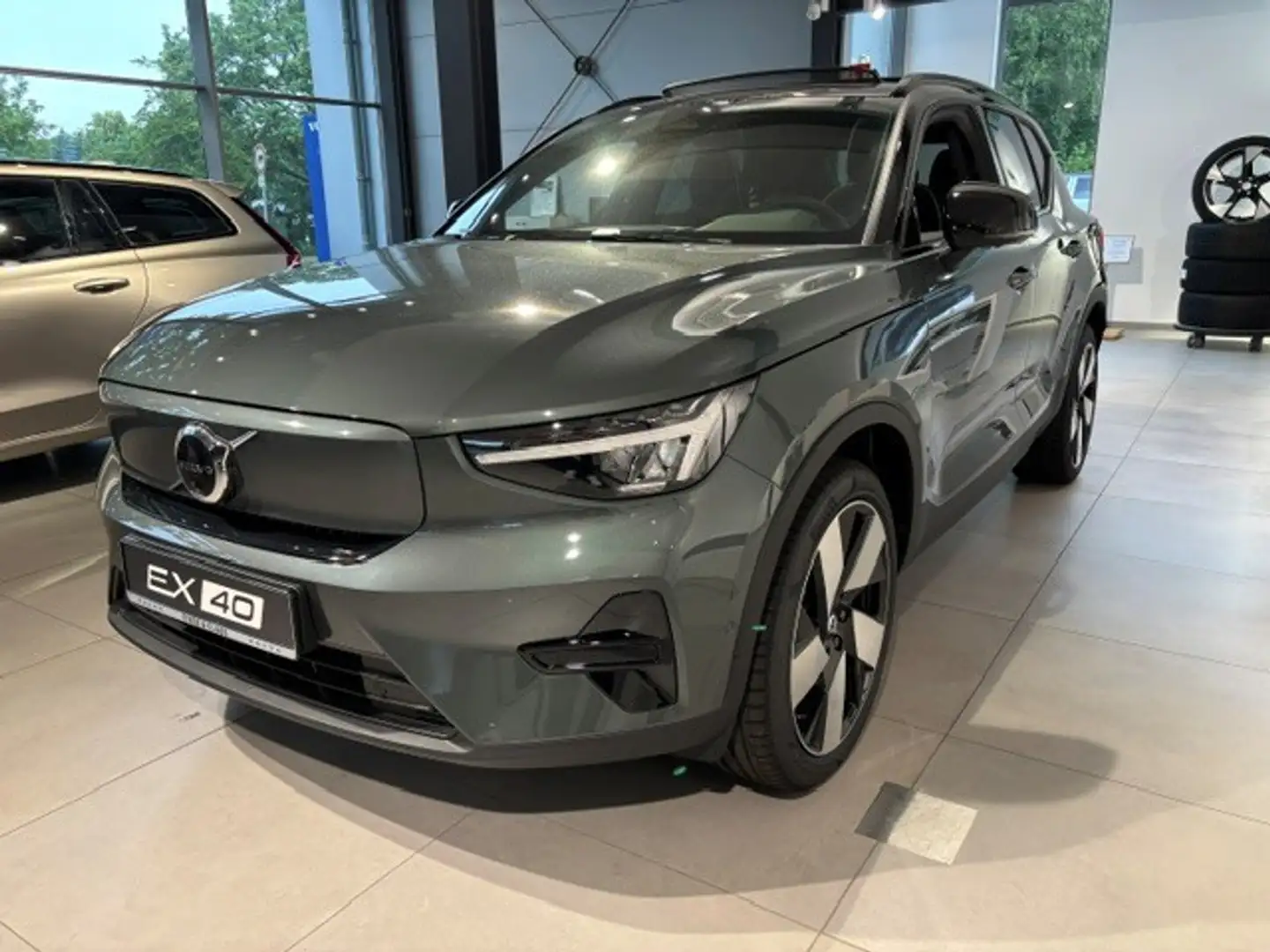 VOLVO Ex40