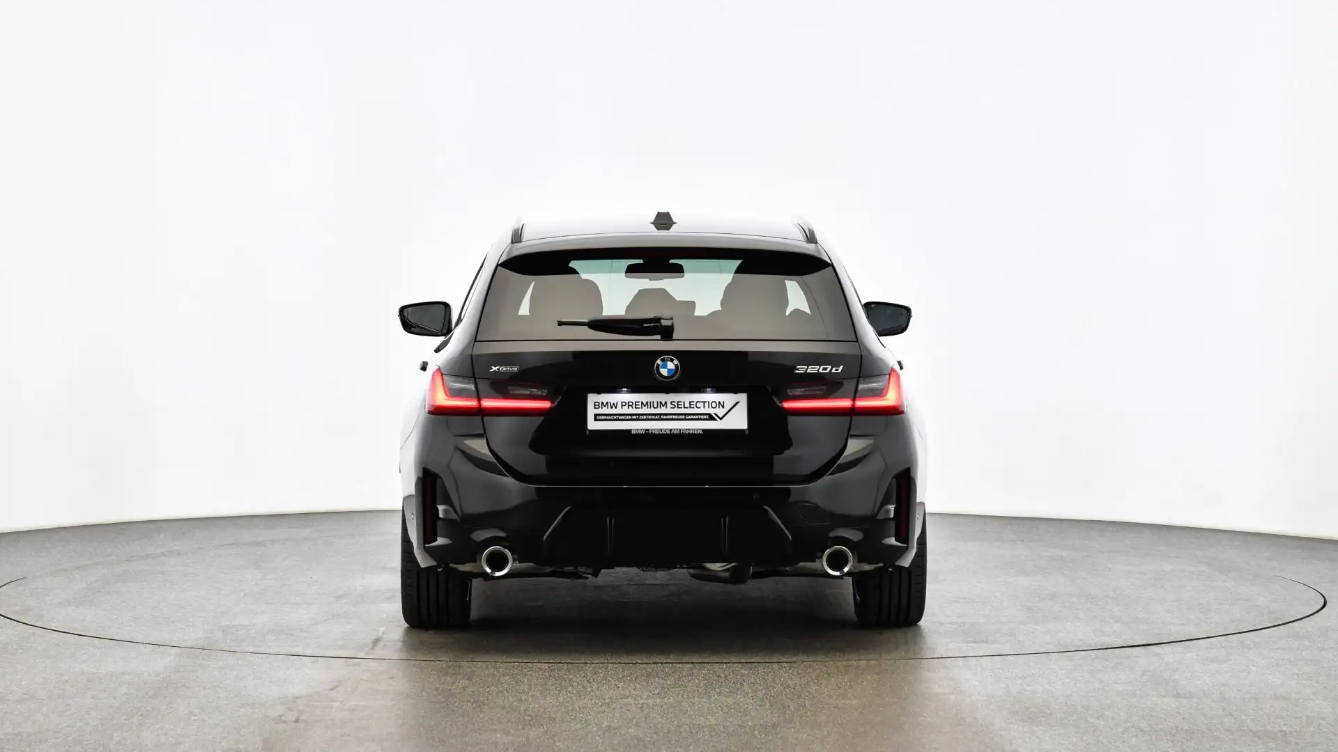 BMW 320 d xDrive Schwarz - 2