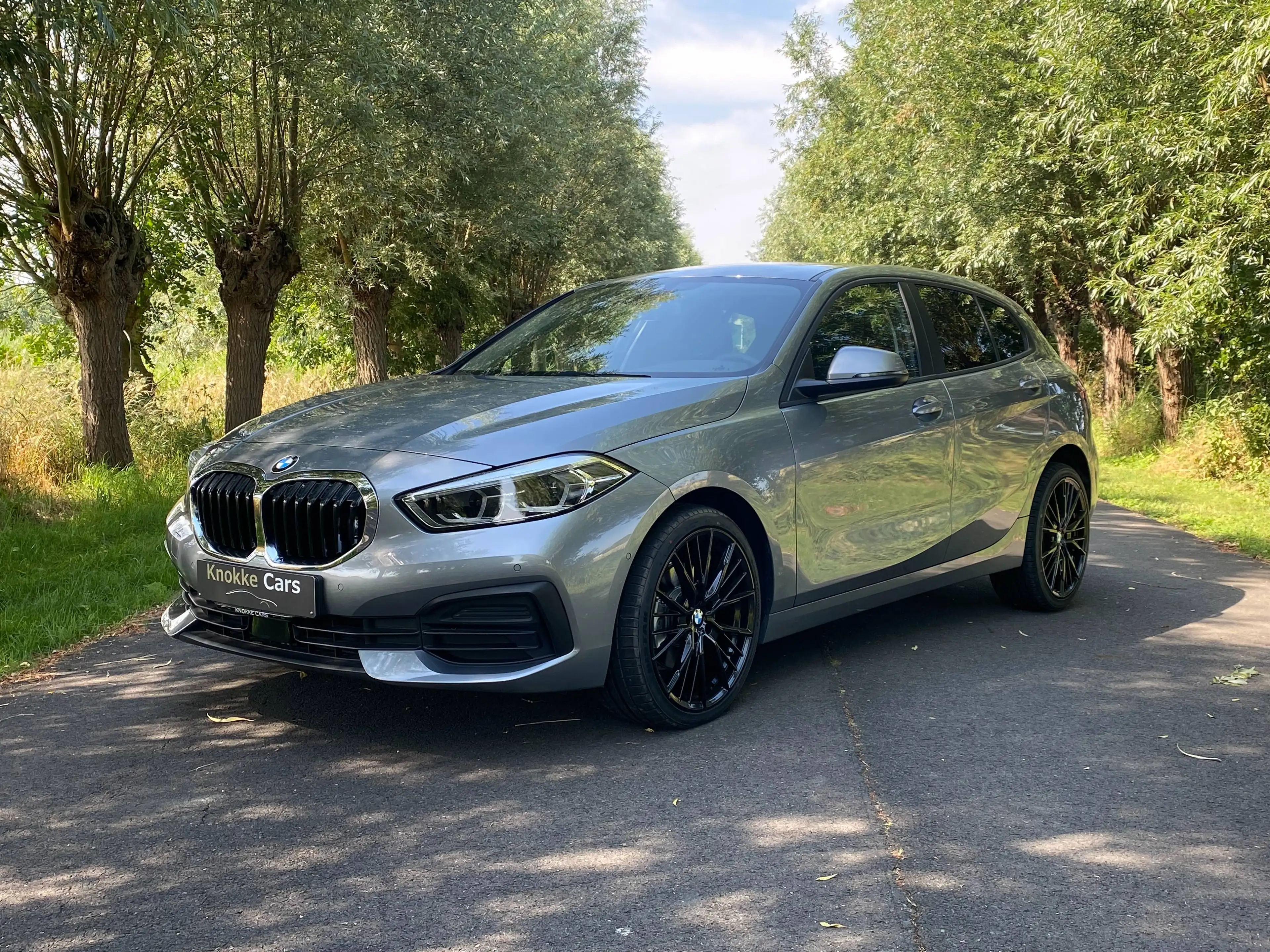 BMW 118 Live Cockpit,Apple carplay,Parkeerhulp met camera,LED koplampen