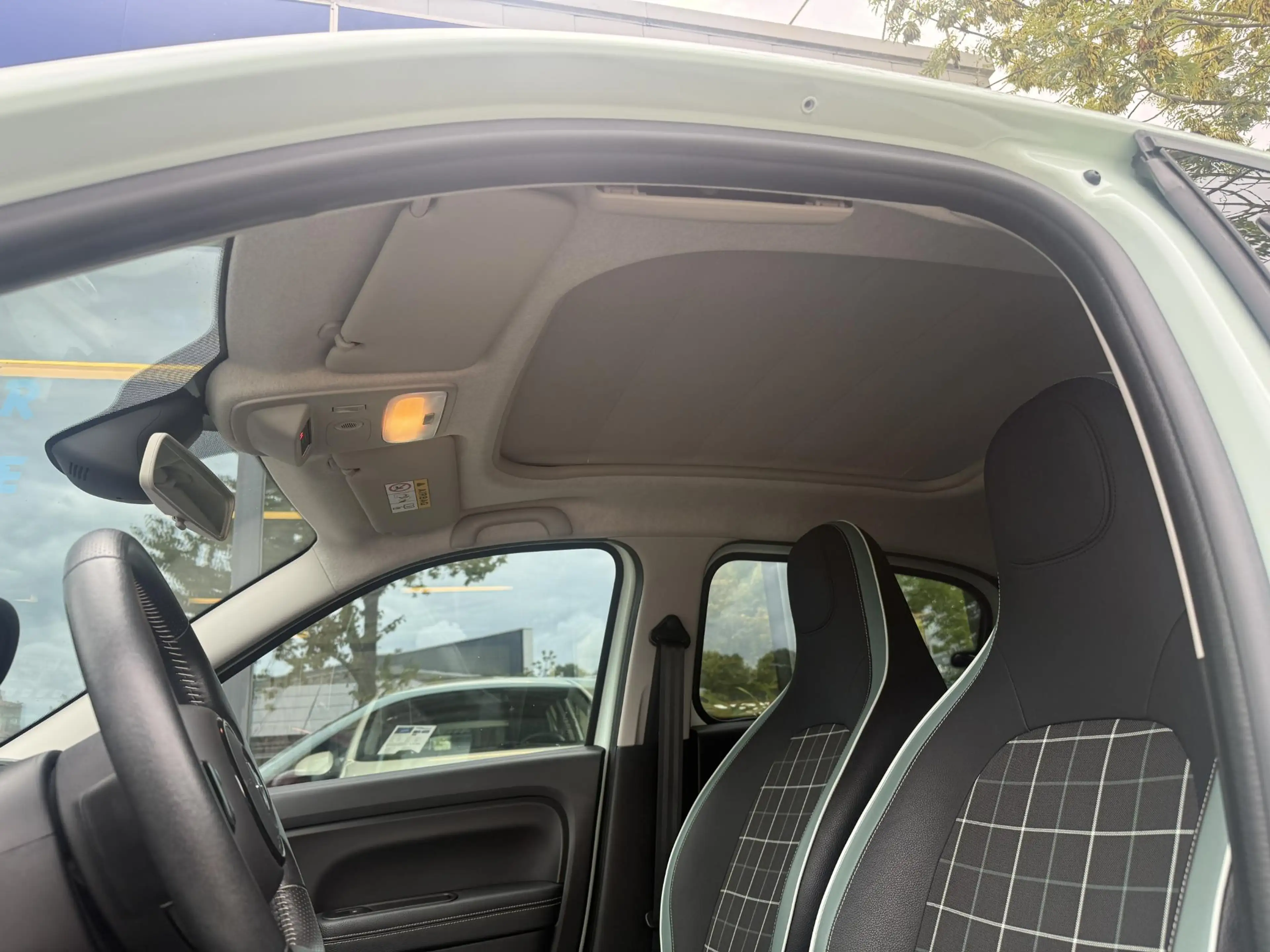 Renault Twingo 1.0 SCe Collection — photo 14