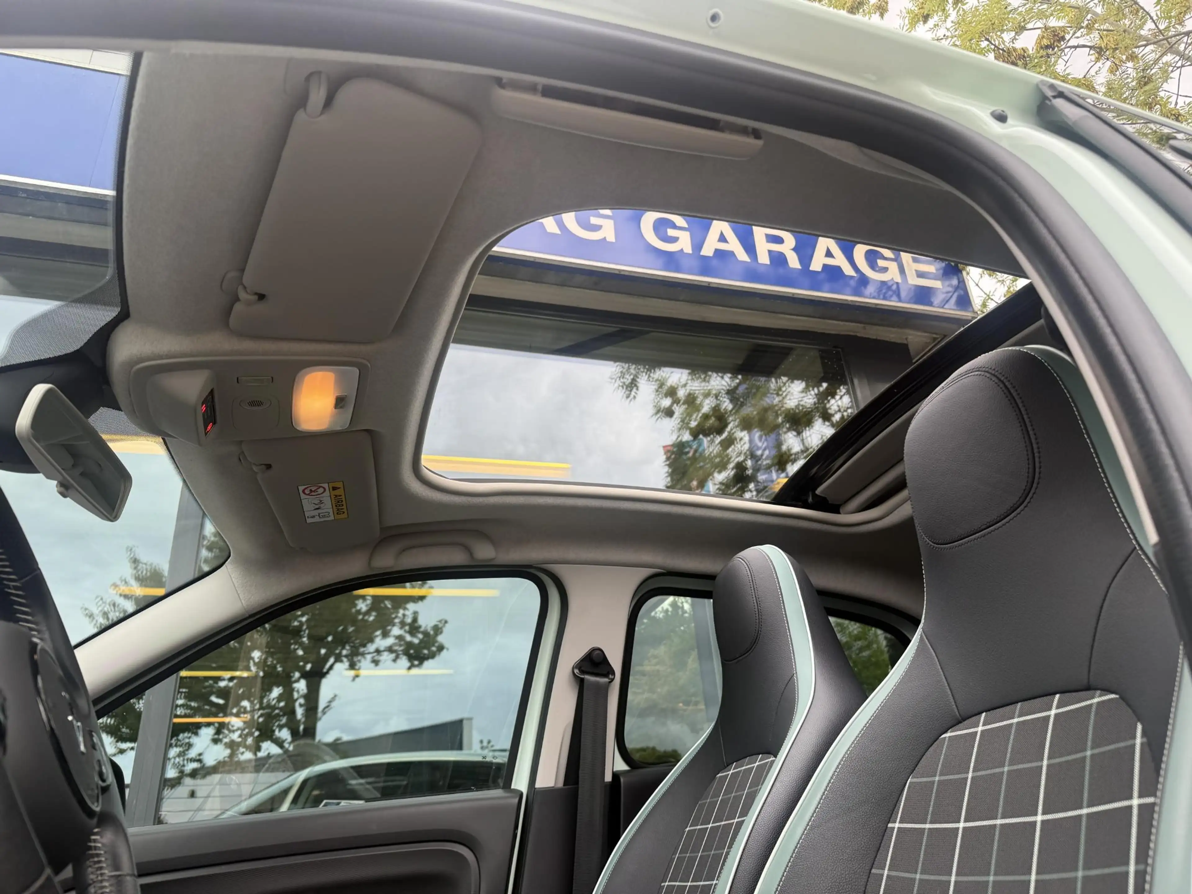 Renault Twingo 1.0 SCe Collection — photo 12