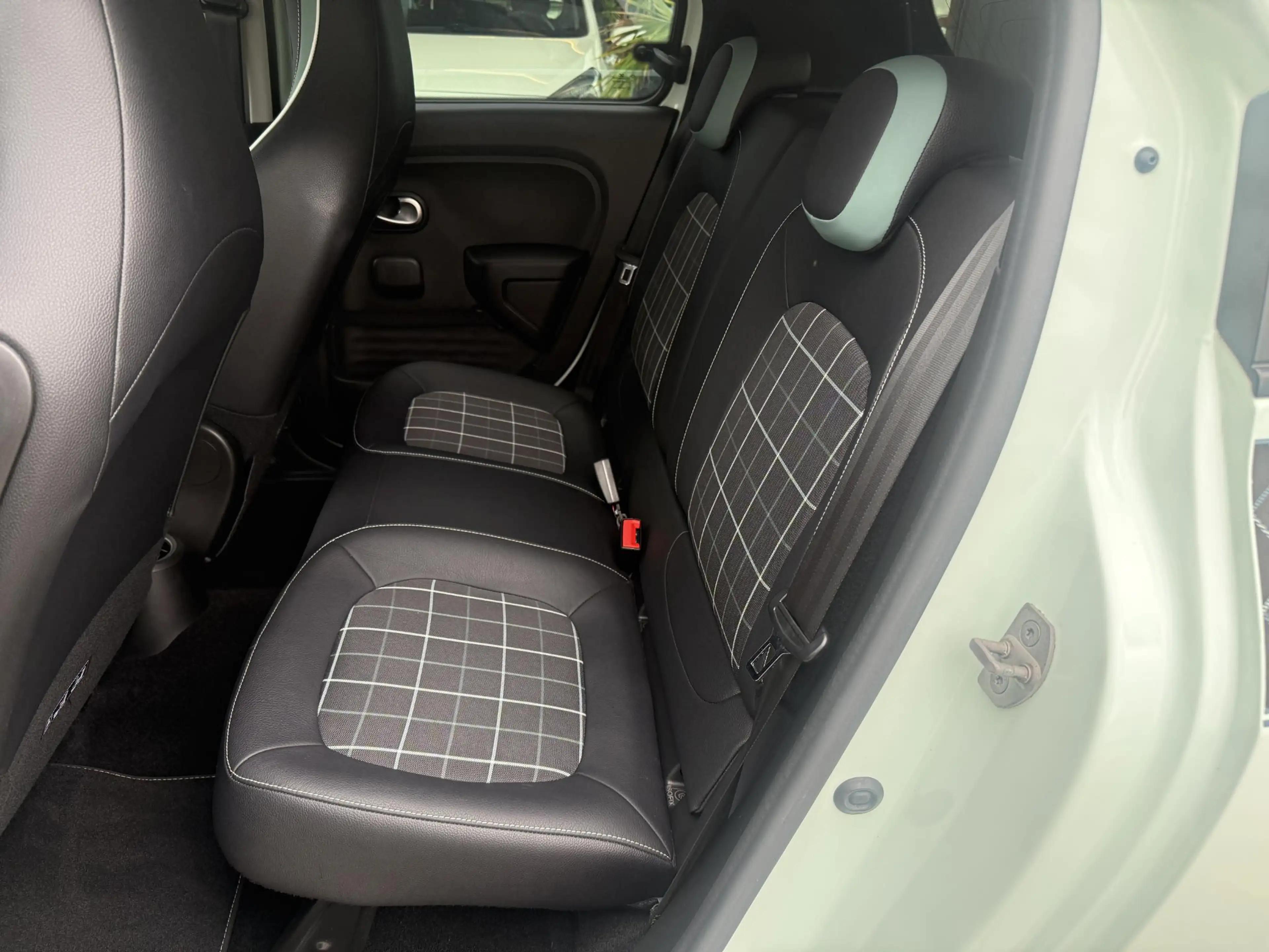 Renault Twingo 1.0 SCe Collection — photo 13