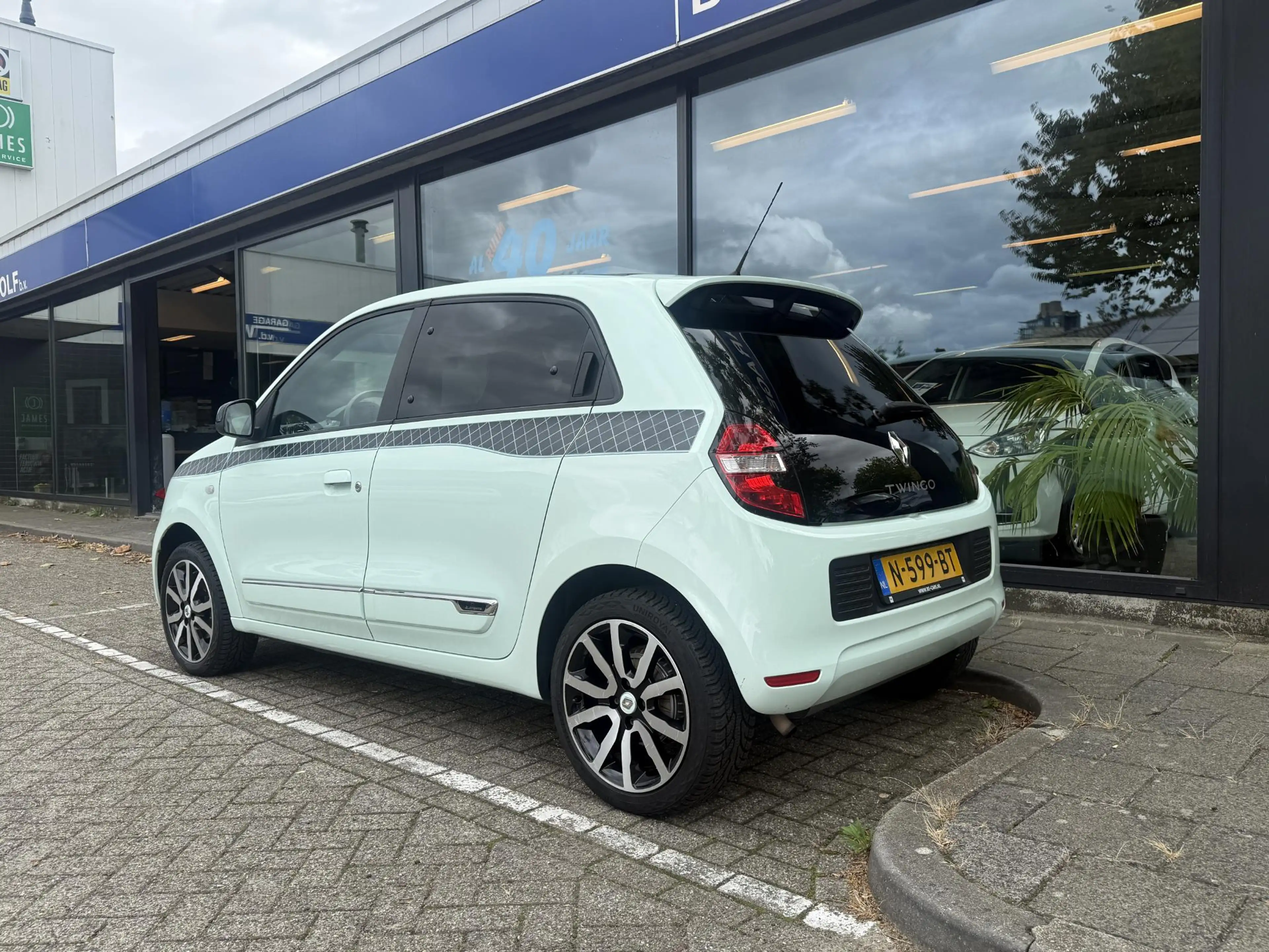 Renault Twingo 1.0 SCe Collection — photo 4