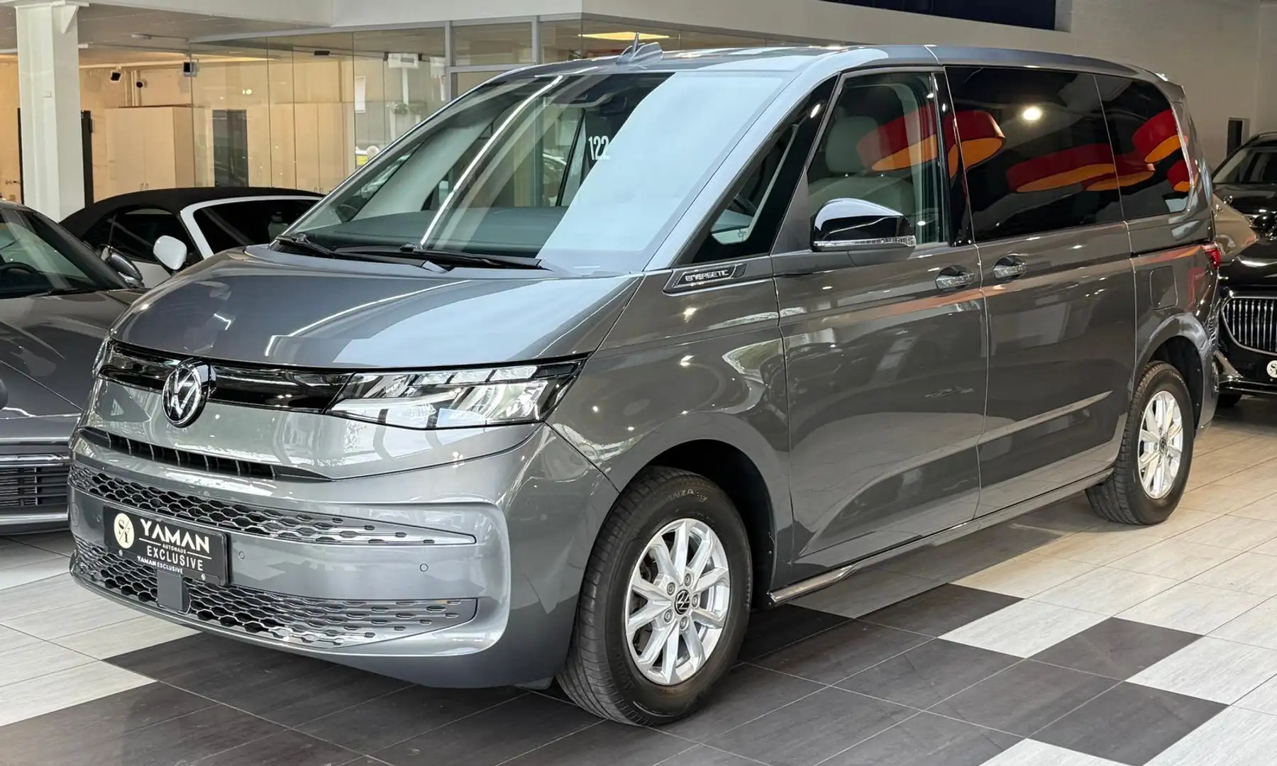 Volkswagen T7 Multivan 1.5 16V TSI DSG Kamera 7-Sitzer Gris - 1