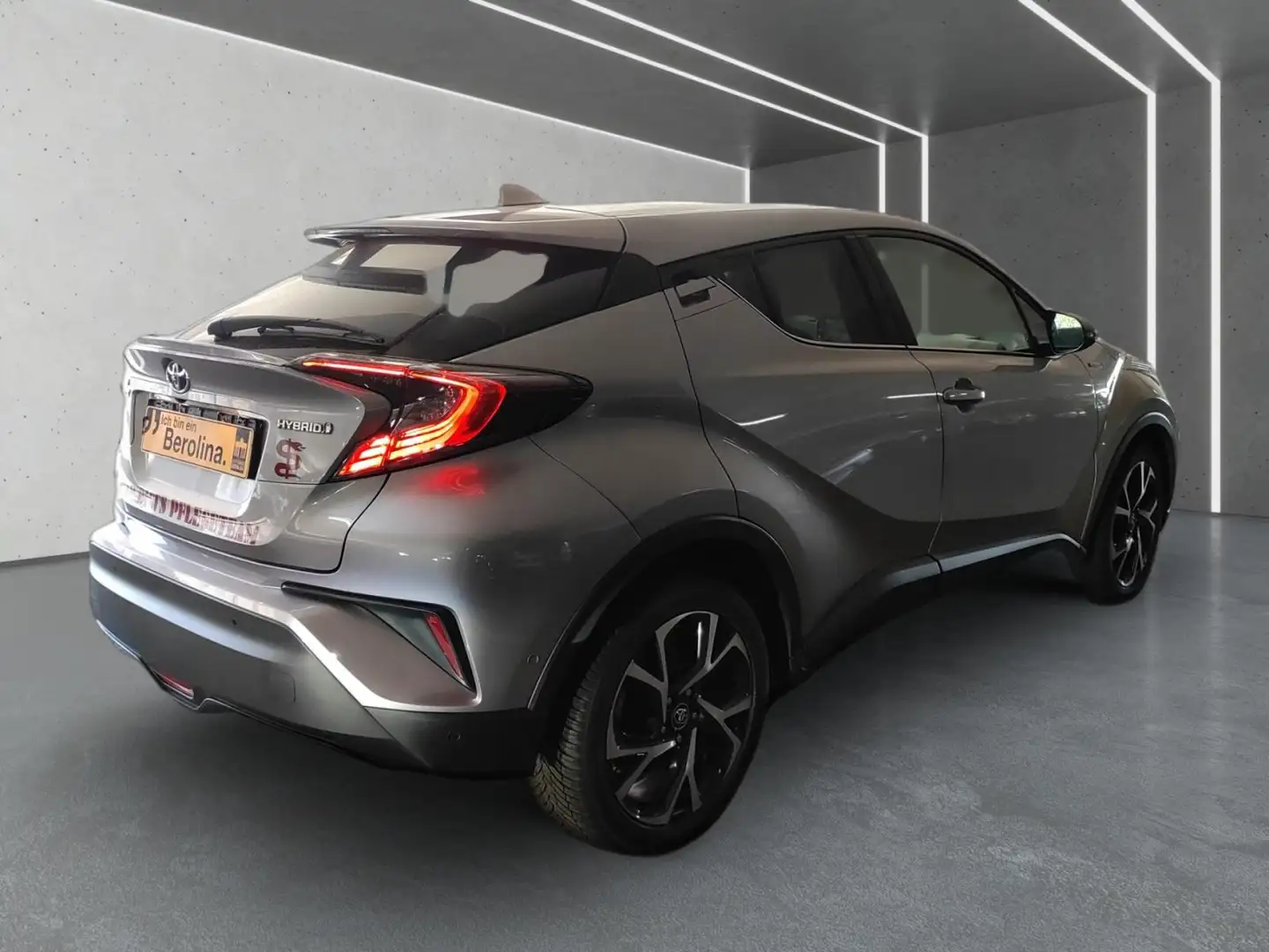 Toyota C-HR 1.8 Hybrid Club CVT *R-CAM*LED*GRA*PDC*SHZ* Grijs - 2