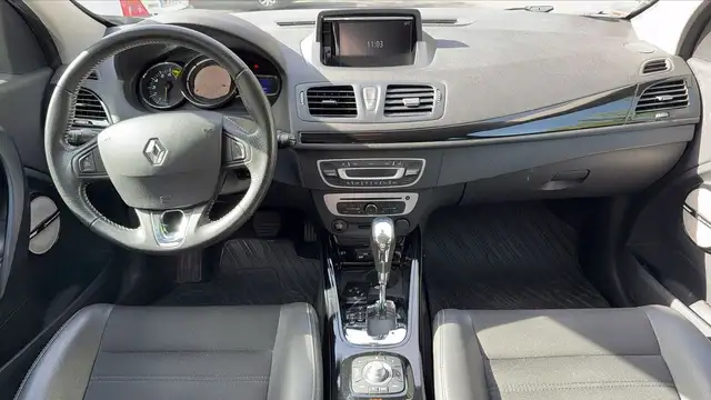Renault Megane view 11
