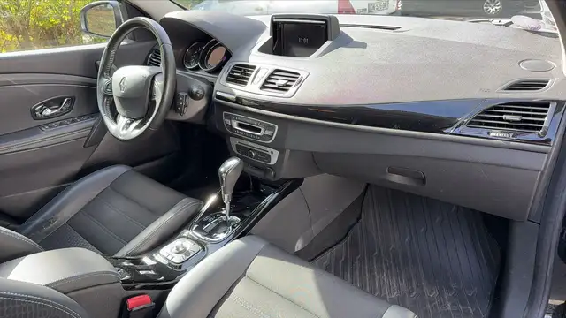 Renault Megane view 10