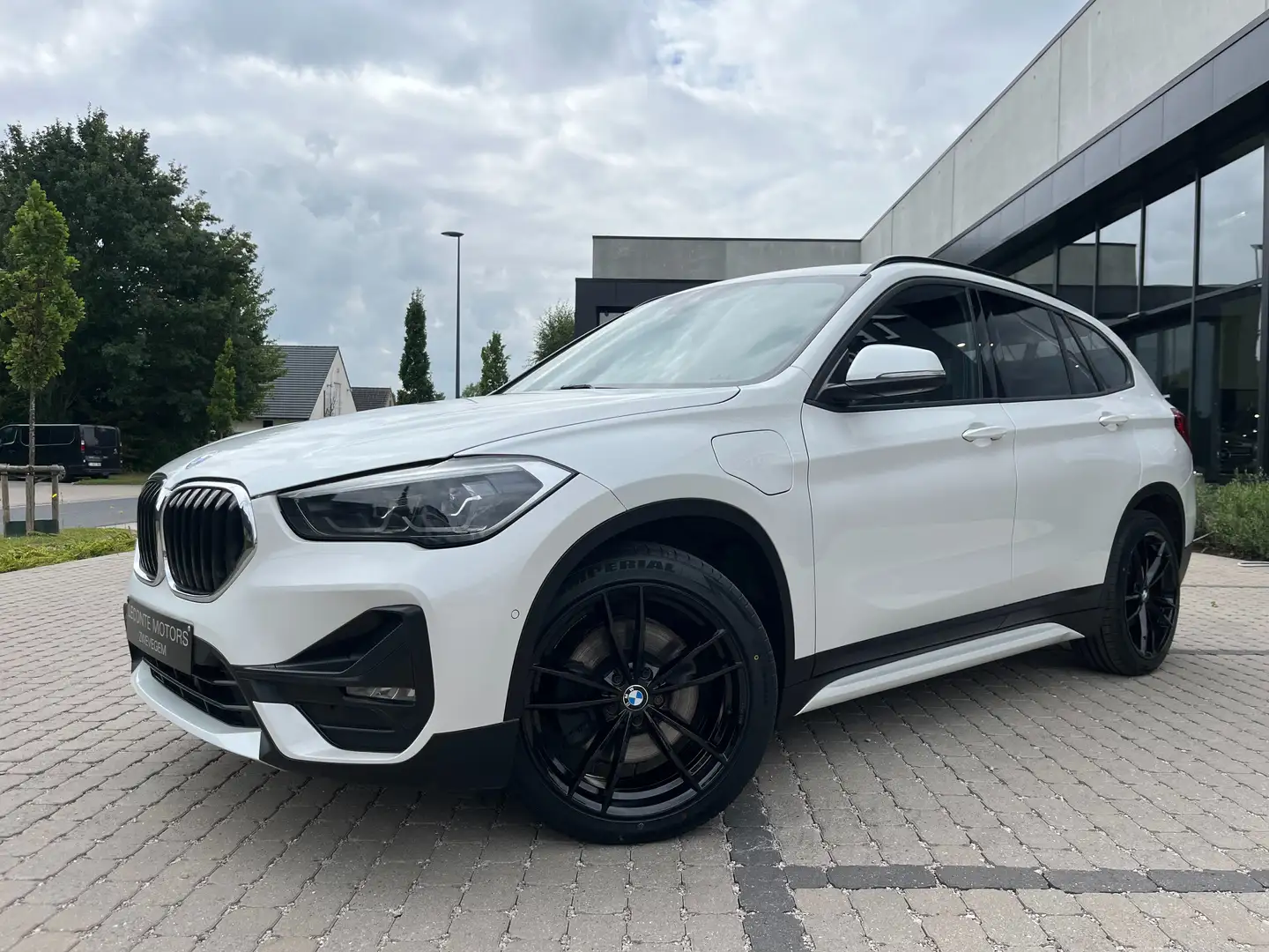 BMW X1 X1 xDrive25e Sport Line Sportzetels/HUD/Camera/... Blanc - 2