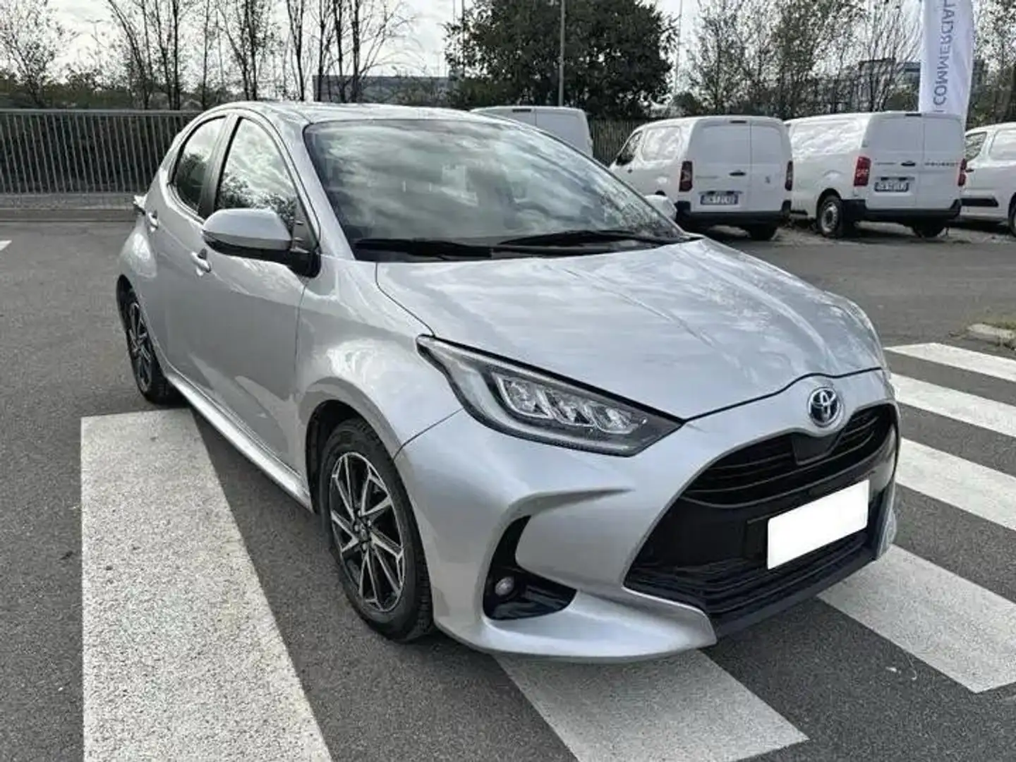 Toyota Yaris Yaris 1.5h Trend Argento - 1