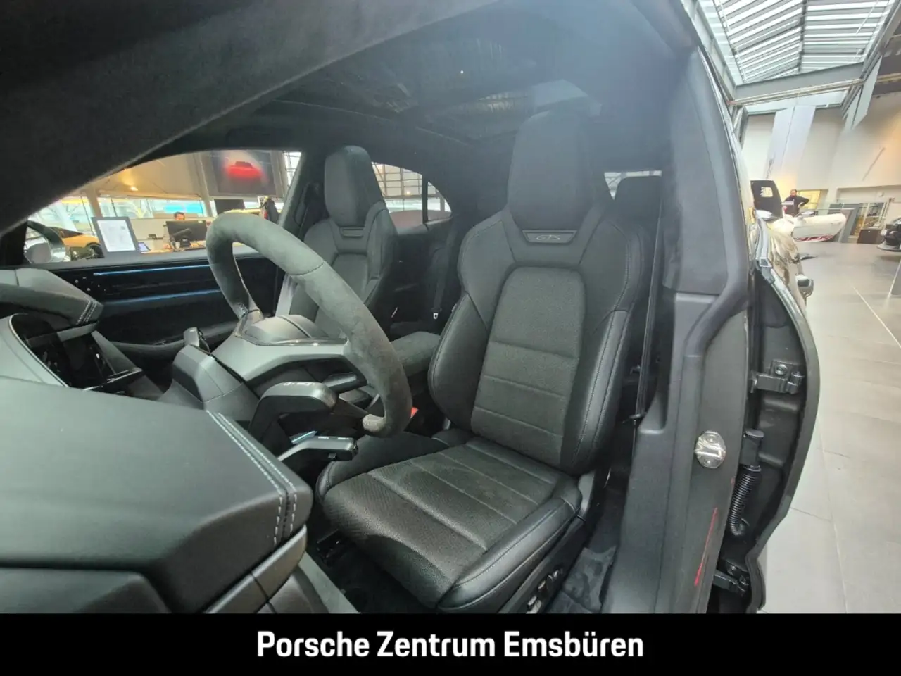 Porsche Macan GTS Pano Bose Hinterachslenk Servo-Plus Surround-V 5