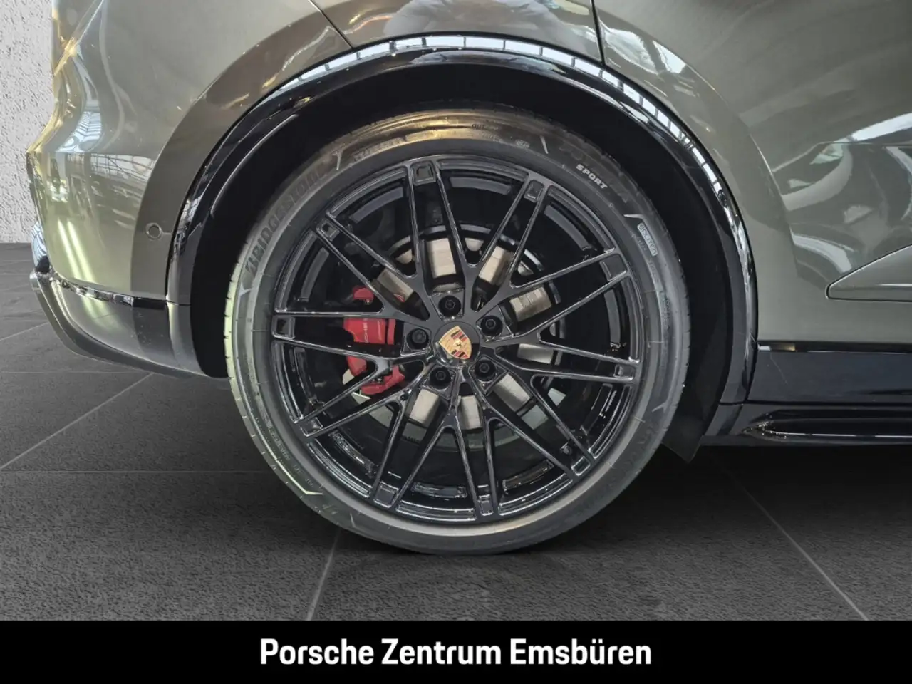 Porsche Macan GTS Pano Bose Hinterachslenk Servo-Plus Surround-V 13