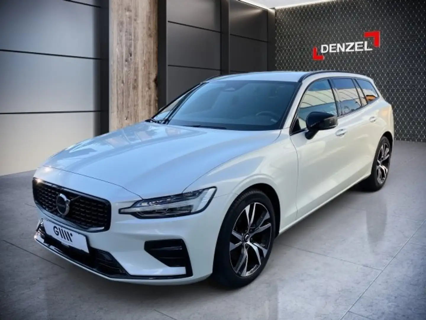 Volvo V60 Plus, B4 Mild Hybrid, Diesel, Dark Weiß - 1