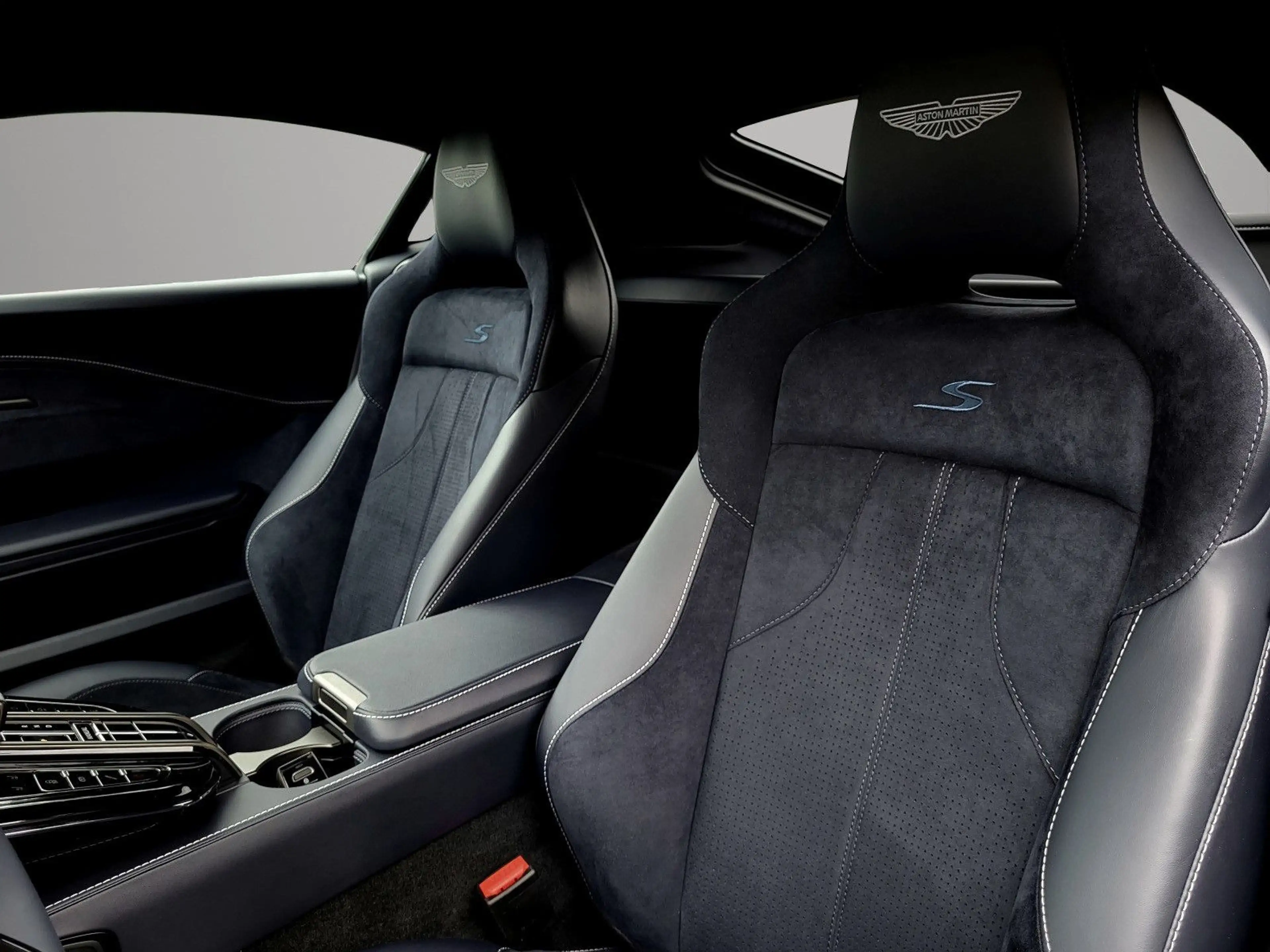 Aston Martin V8 S Coupe MY26 | CCB | PPF — photo 15