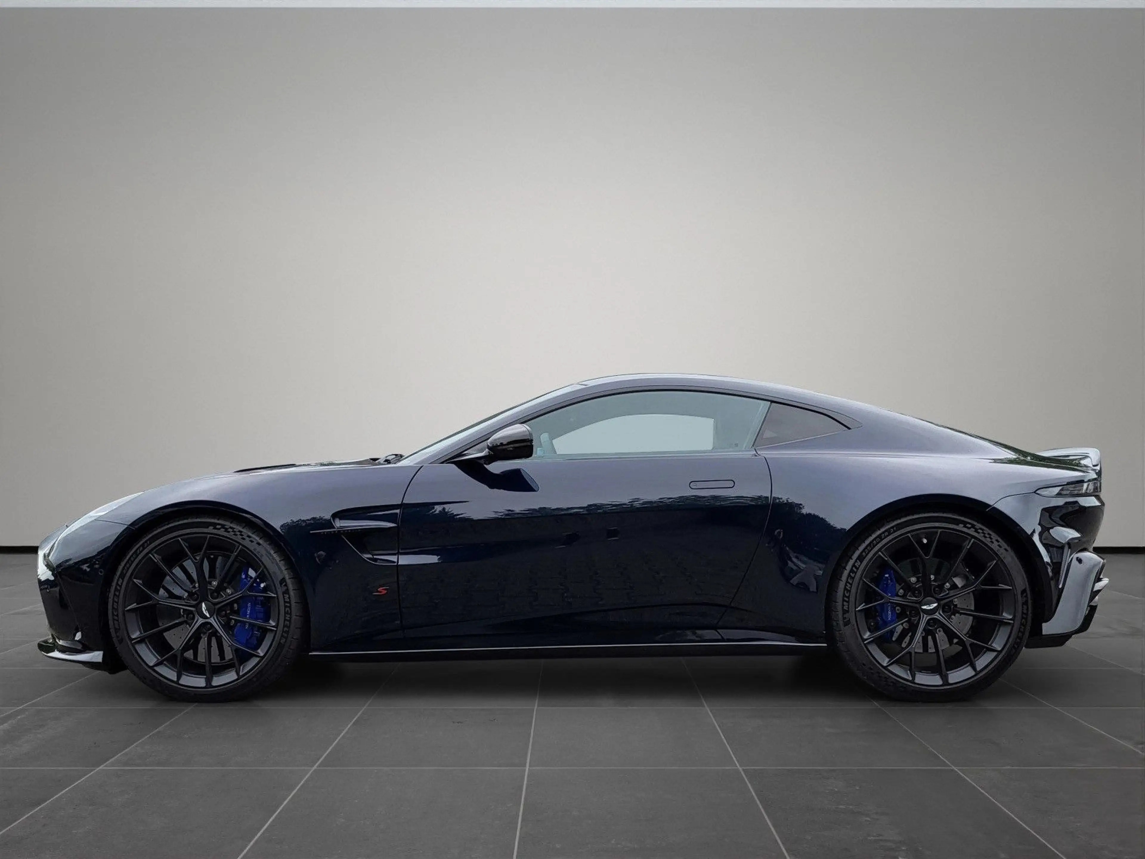 Aston Martin V8 S Coupe MY26 | CCB | PPF — photo 2