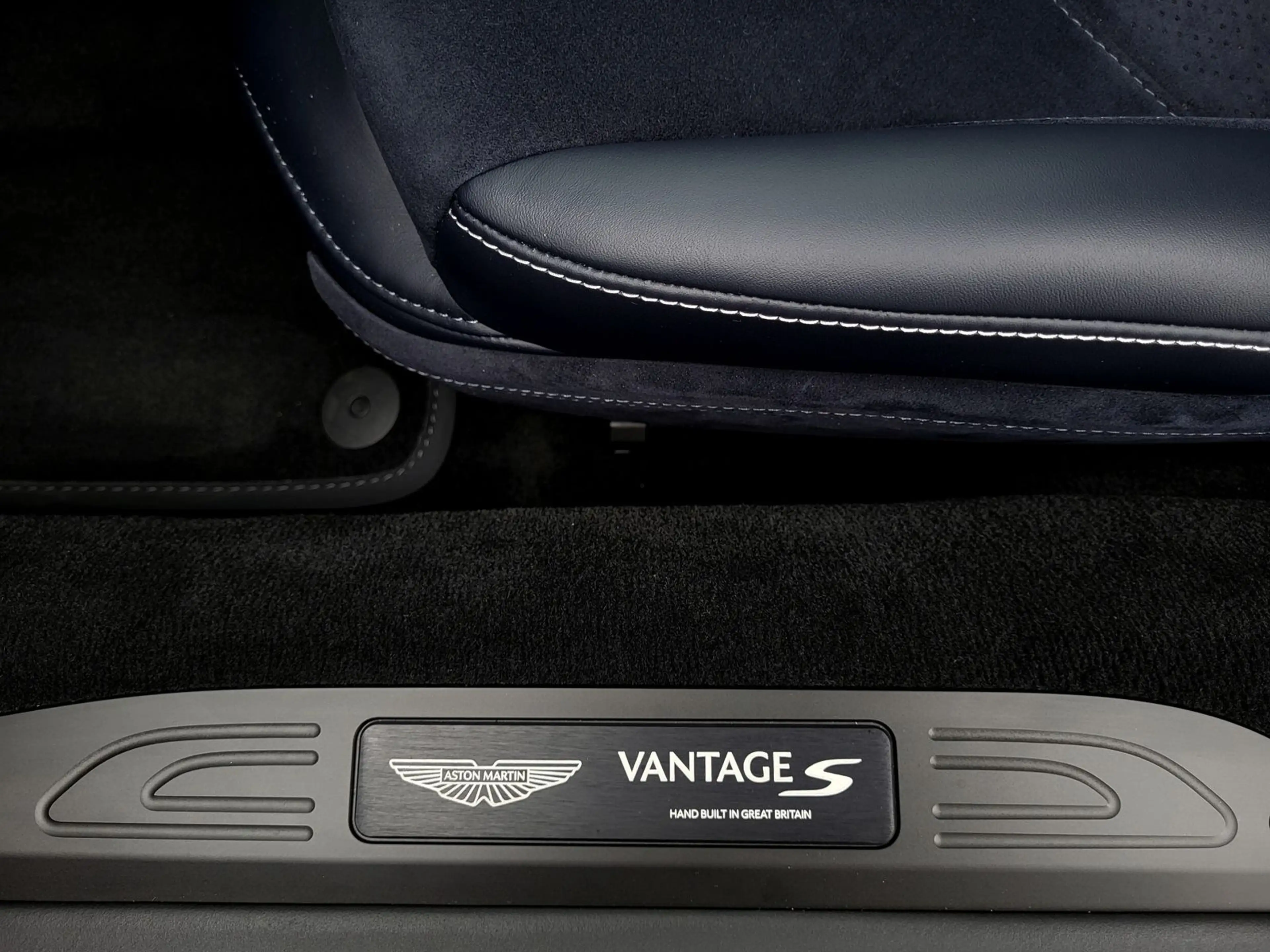 Aston Martin V8 S Coupe MY26 | CCB | PPF — photo 11