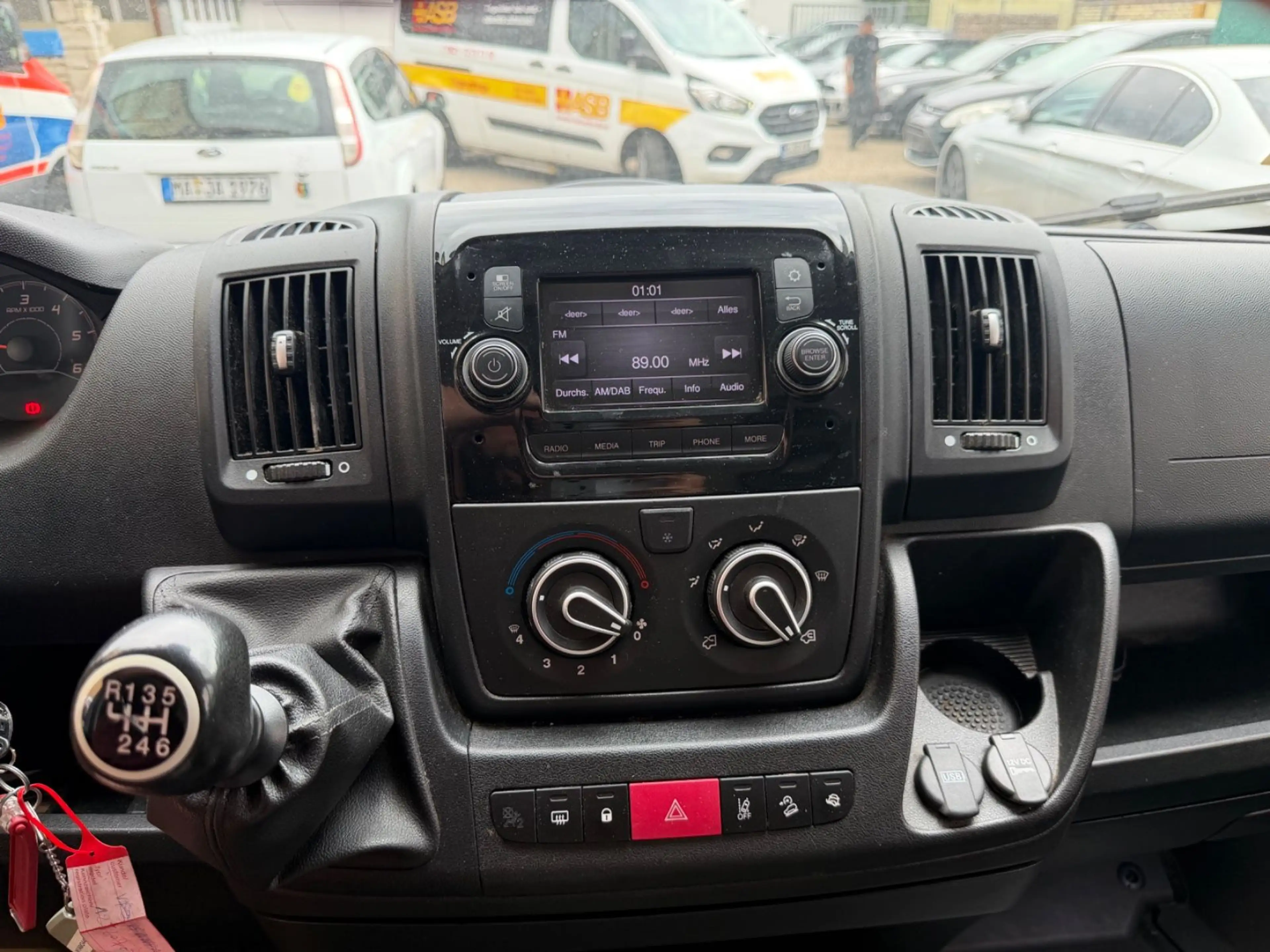 Peugeot Boxer Kasten 328 L1H1 Pro BlueHDi 120 Stop&Start — photo 11