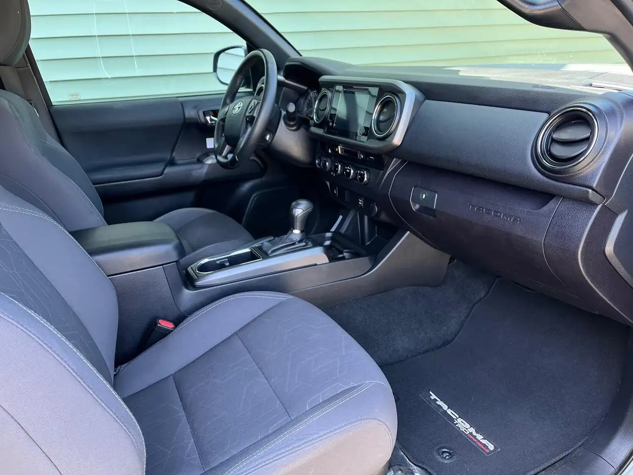 Toyota Tacoma снимка Toyota Tacoma