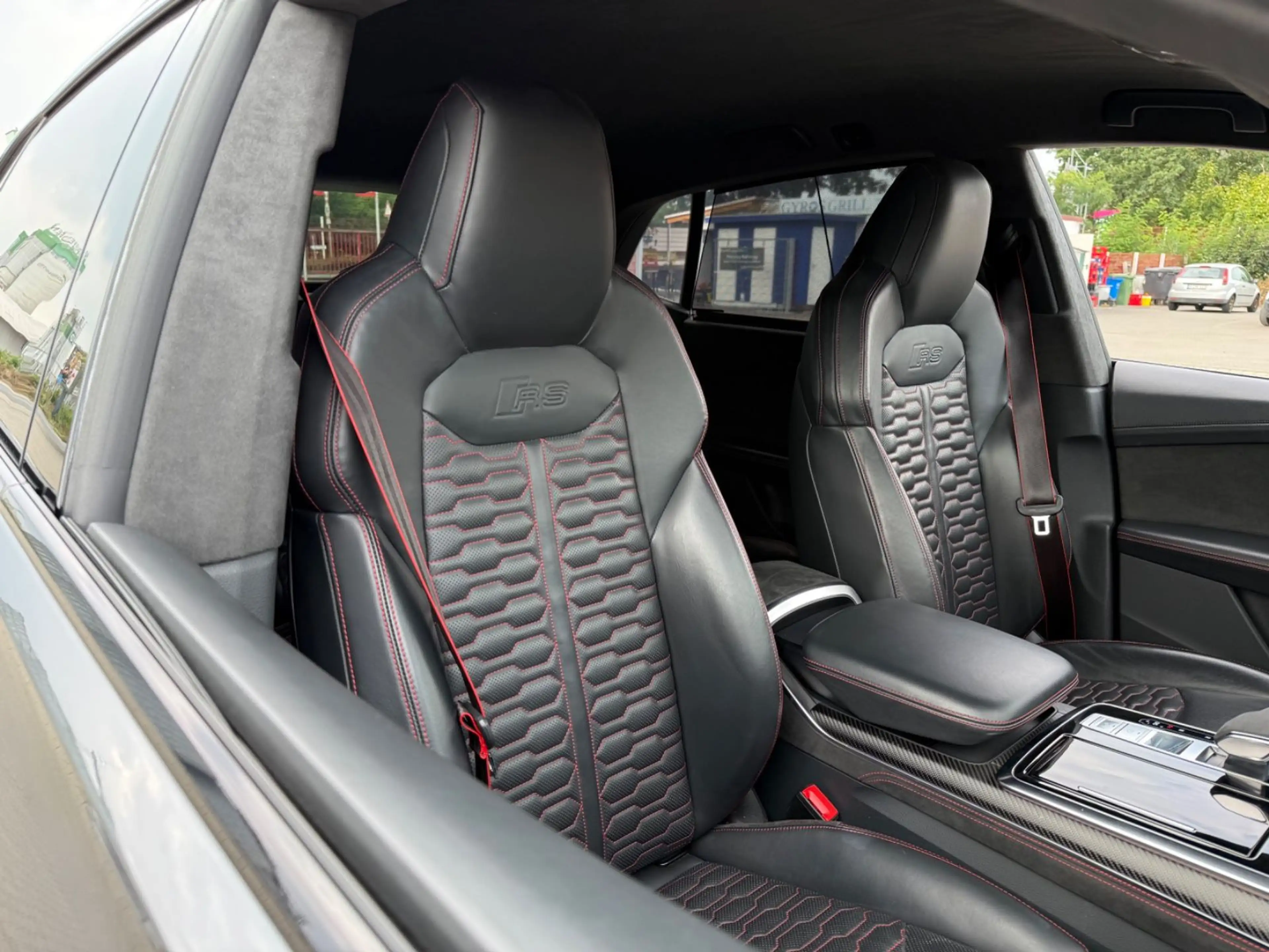 Audi RS Q8 4.0 TFSI QUATTRO, FULL CARBON, B&O, 23" — photo 10