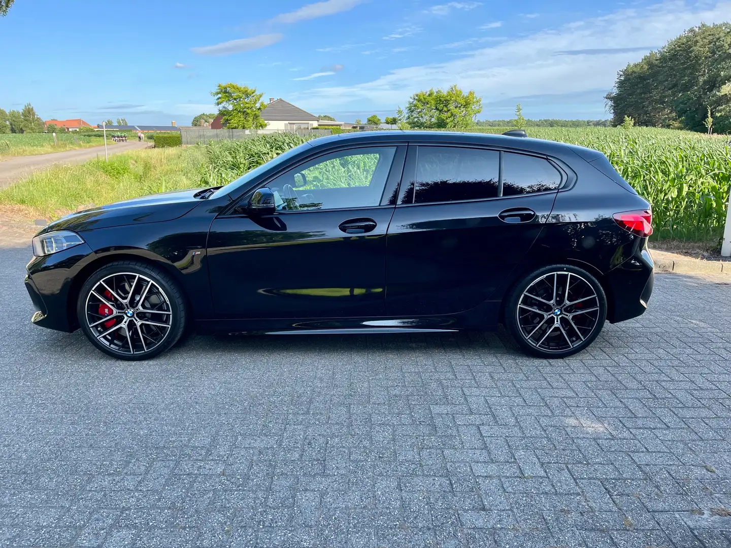 BMW 128 ti 265 Pk 2023 M-Sport/Pano/Led/Carplay/Cruise Zwart - 2