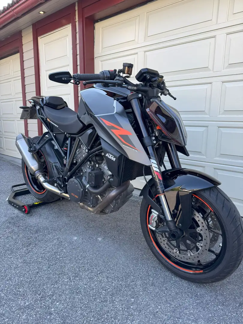KTM 1290 Super Duke R Negru - 1
