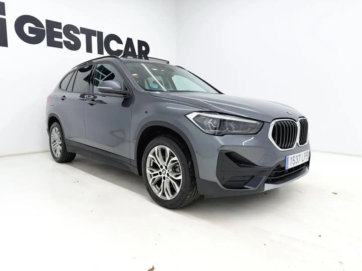 BMW X1 SDRIVE 18I ADVANTAGE 1.5 140 CV Grijs - 2