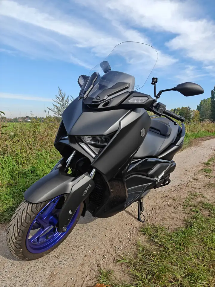 Yamaha X-Max 125