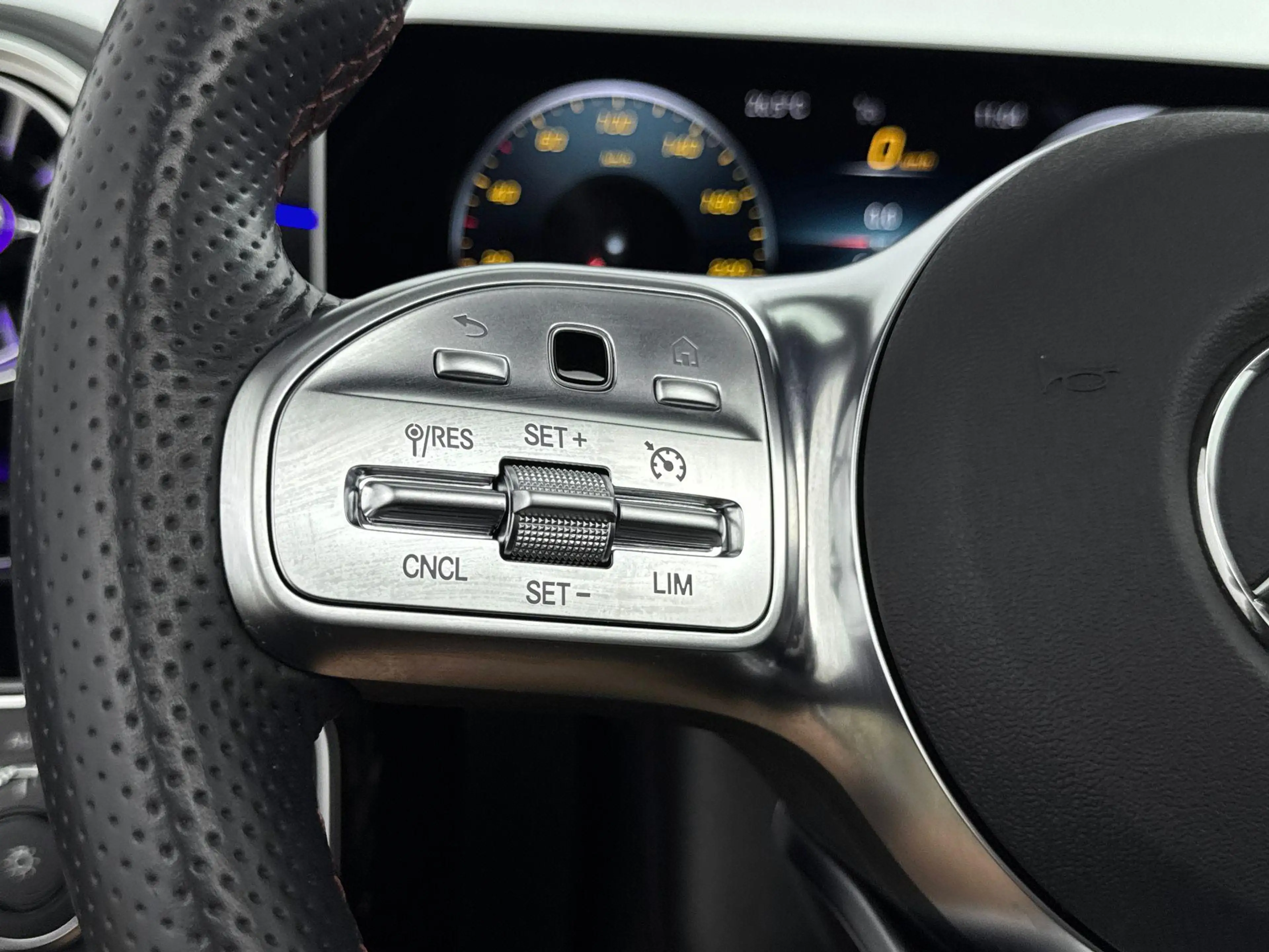 Mercedes-Benz A 220 Premium Plus — photo 14