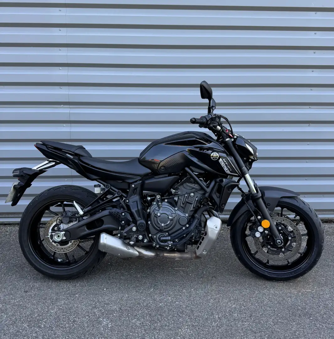 Yamaha MT-07 Schwarz - 1
