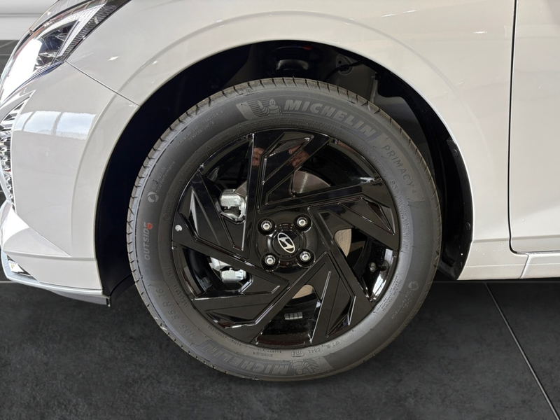 Hyundai i20 FL 1.0 T-GDI 7-DCT 2WD Blackline AMBIENTE|LM — photo 15