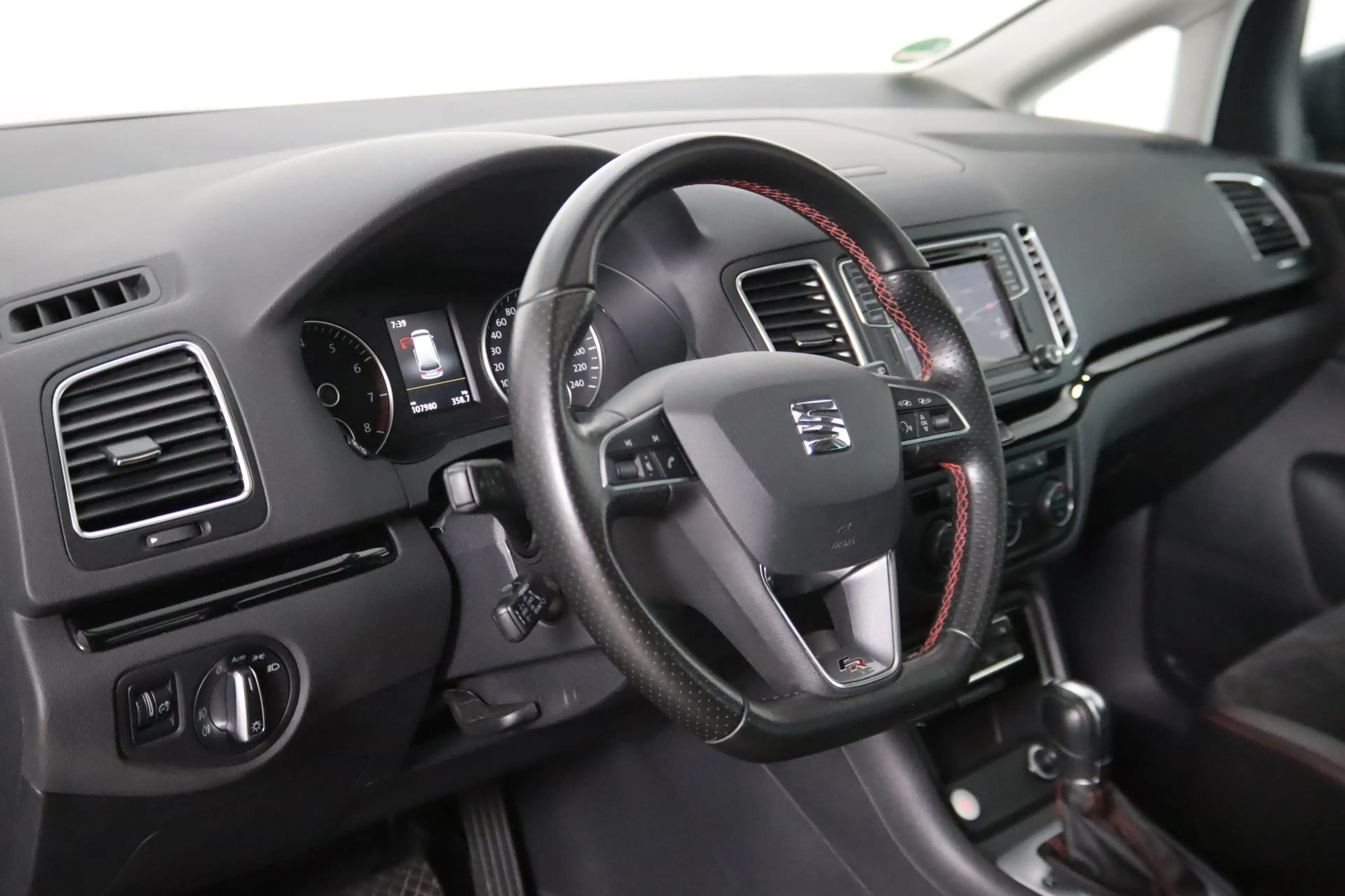 SEAT Alhambra 1.4 TSI FR Business Intense, 7-Persoons, Trekhaak, — photo 22