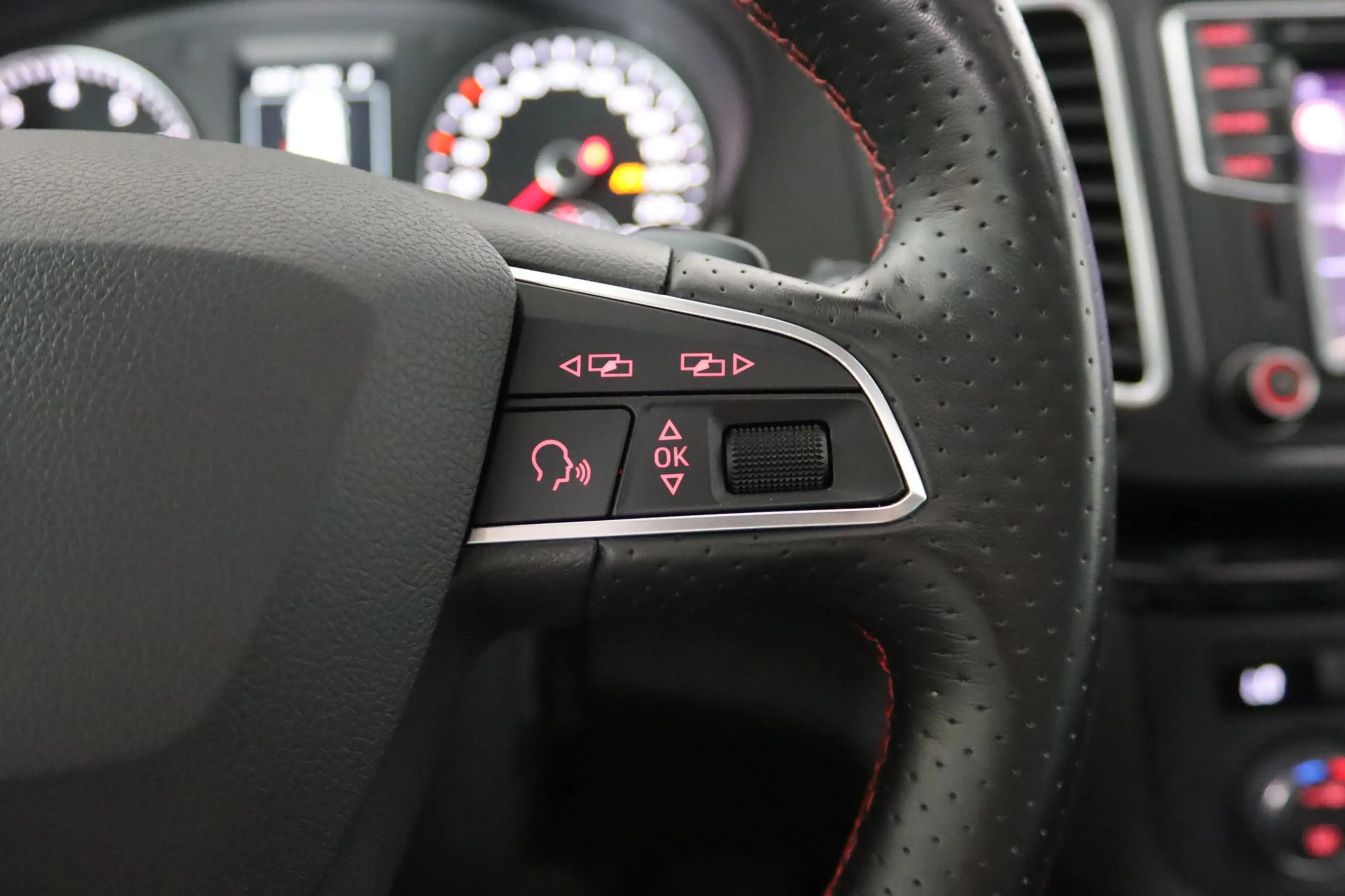 SEAT Alhambra 1.4 TSI FR Business Intense, 7-Persoons, Trekhaak, — photo 35