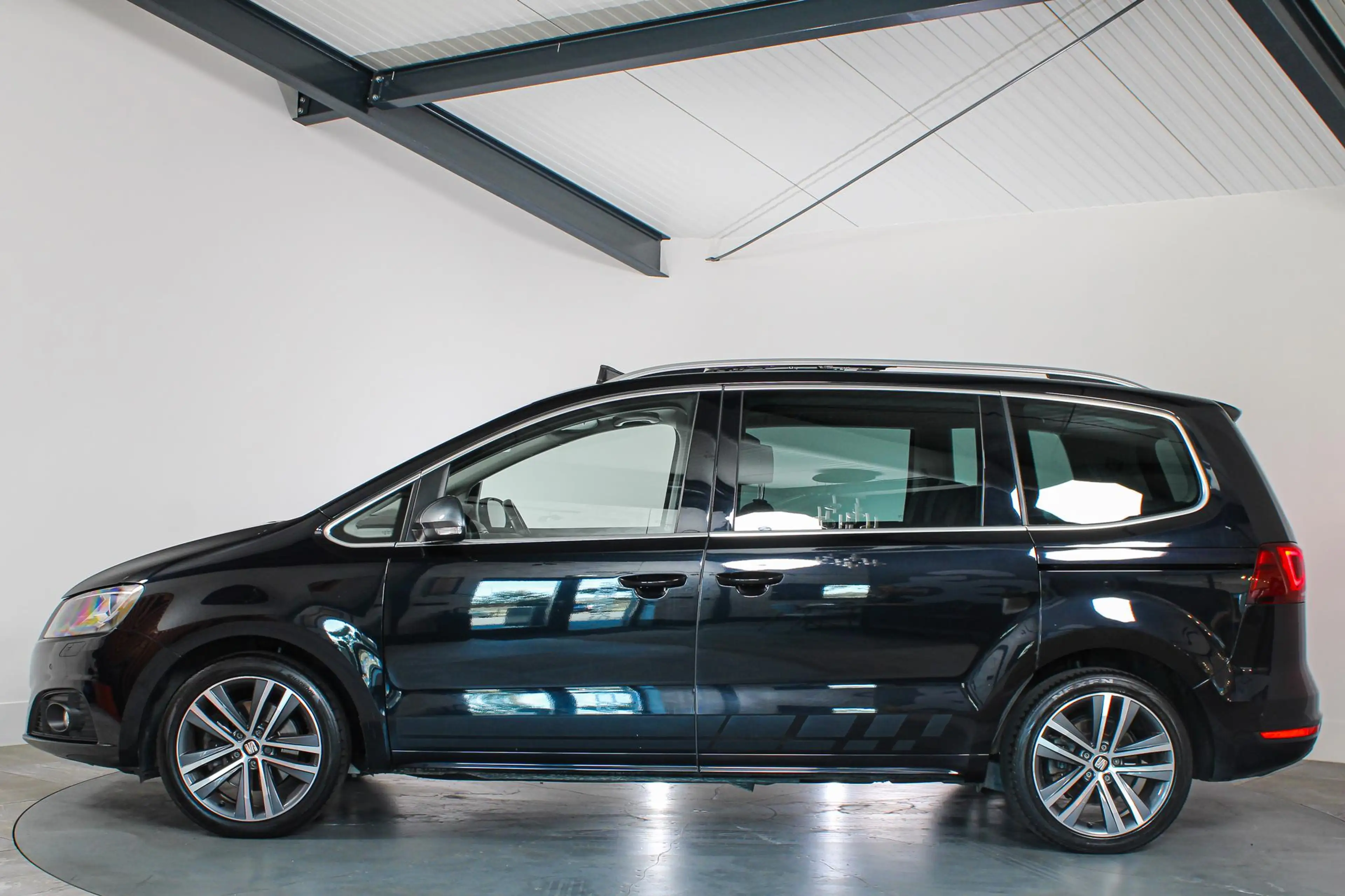 SEAT Alhambra 1.4 TSI FR Business Intense, 7-Persoons, Trekhaak, — photo 19