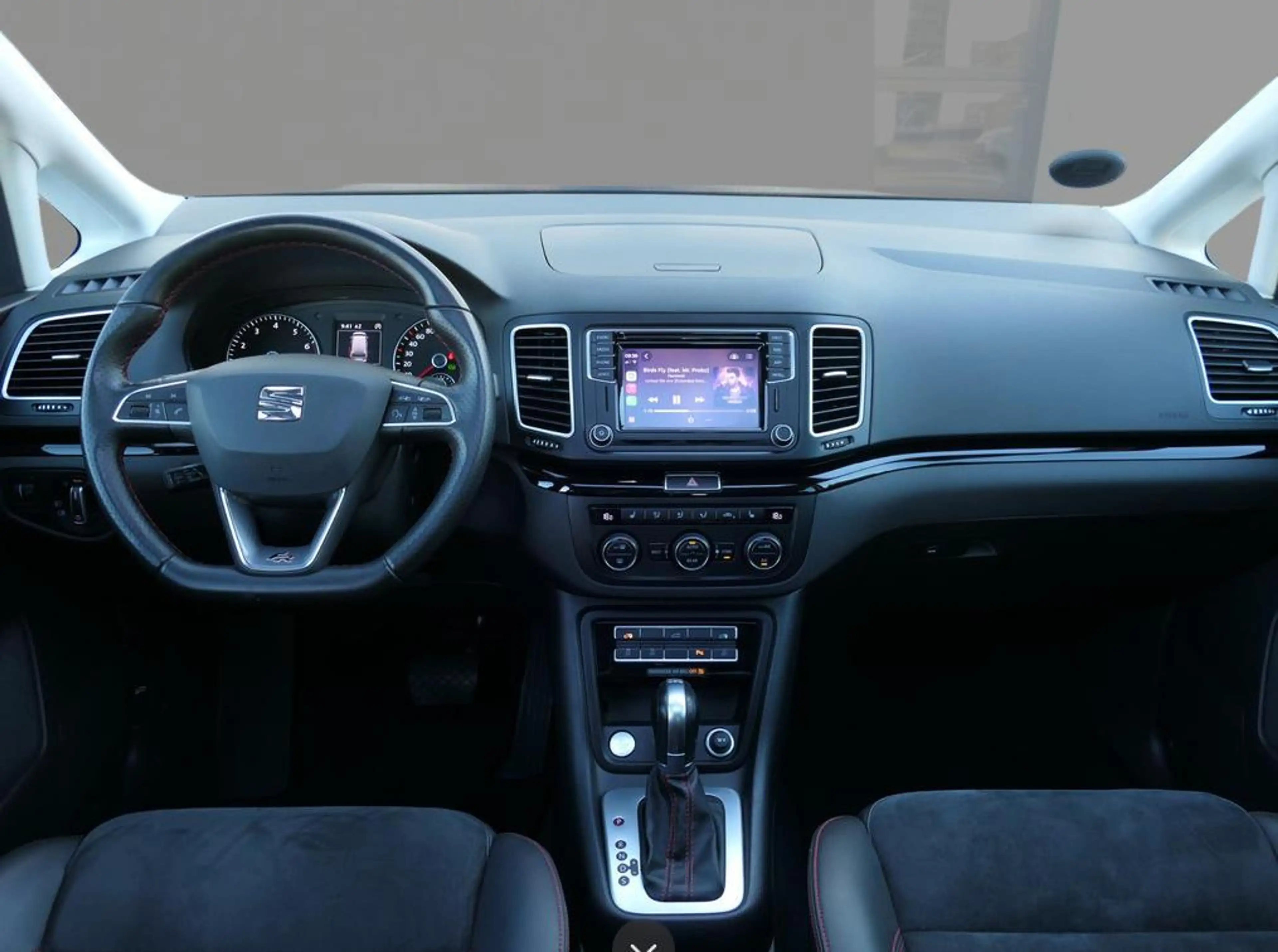 SEAT Alhambra 1.4 TSI FR Business Intense, 7-Persoons, Trekhaak, — photo 3