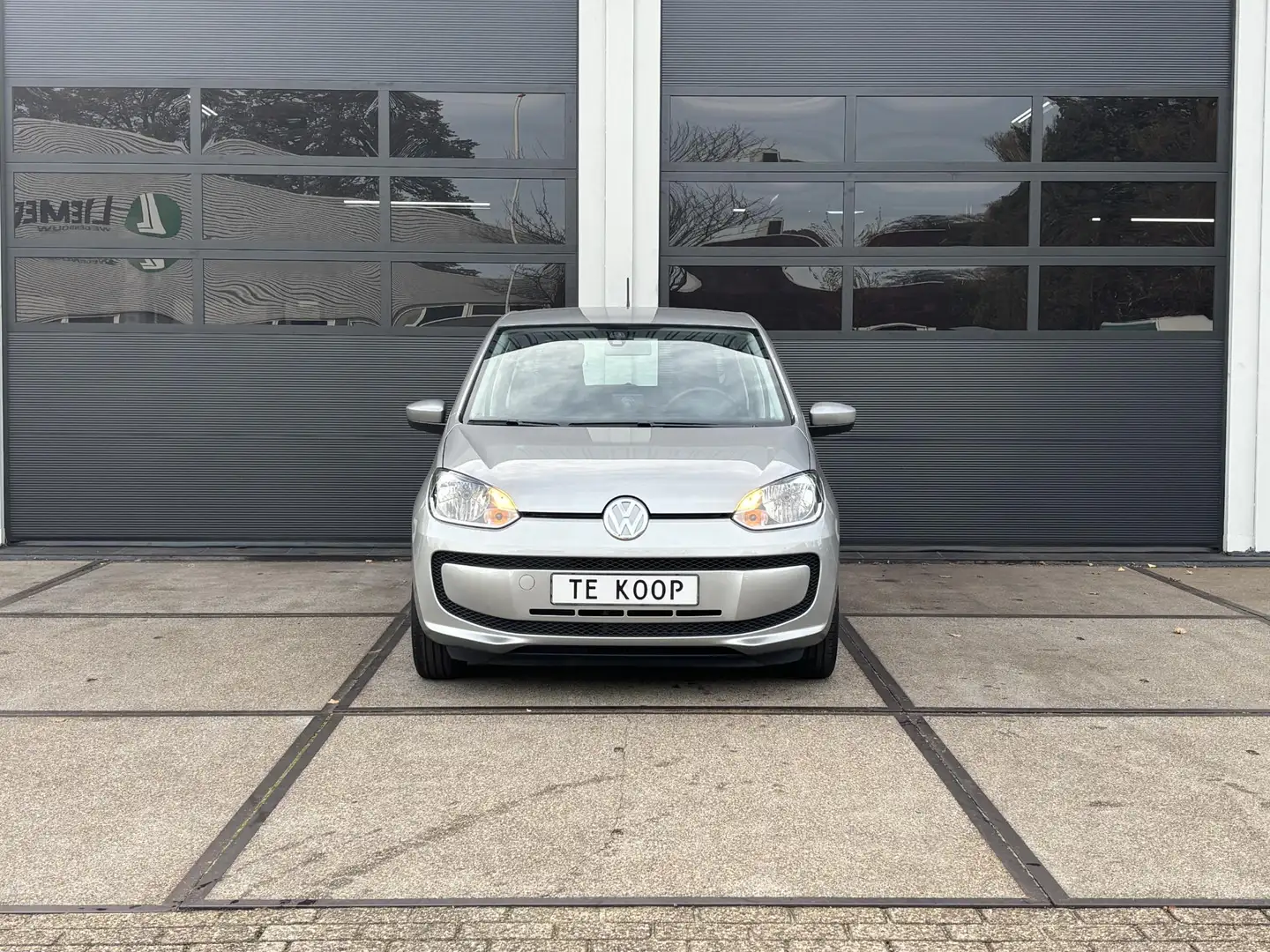 Volkswagen up! 1.0 move up! BlueMotion | Airco | Garmin Navigatie Grijs - 2