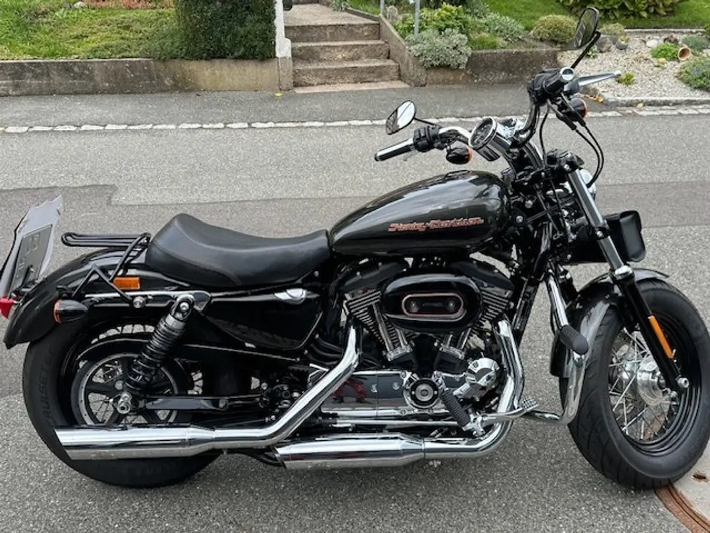 Harley-Davidson 1200 Custom Harley Davidson Sporster 1200 XL Custom Schwarz - 1