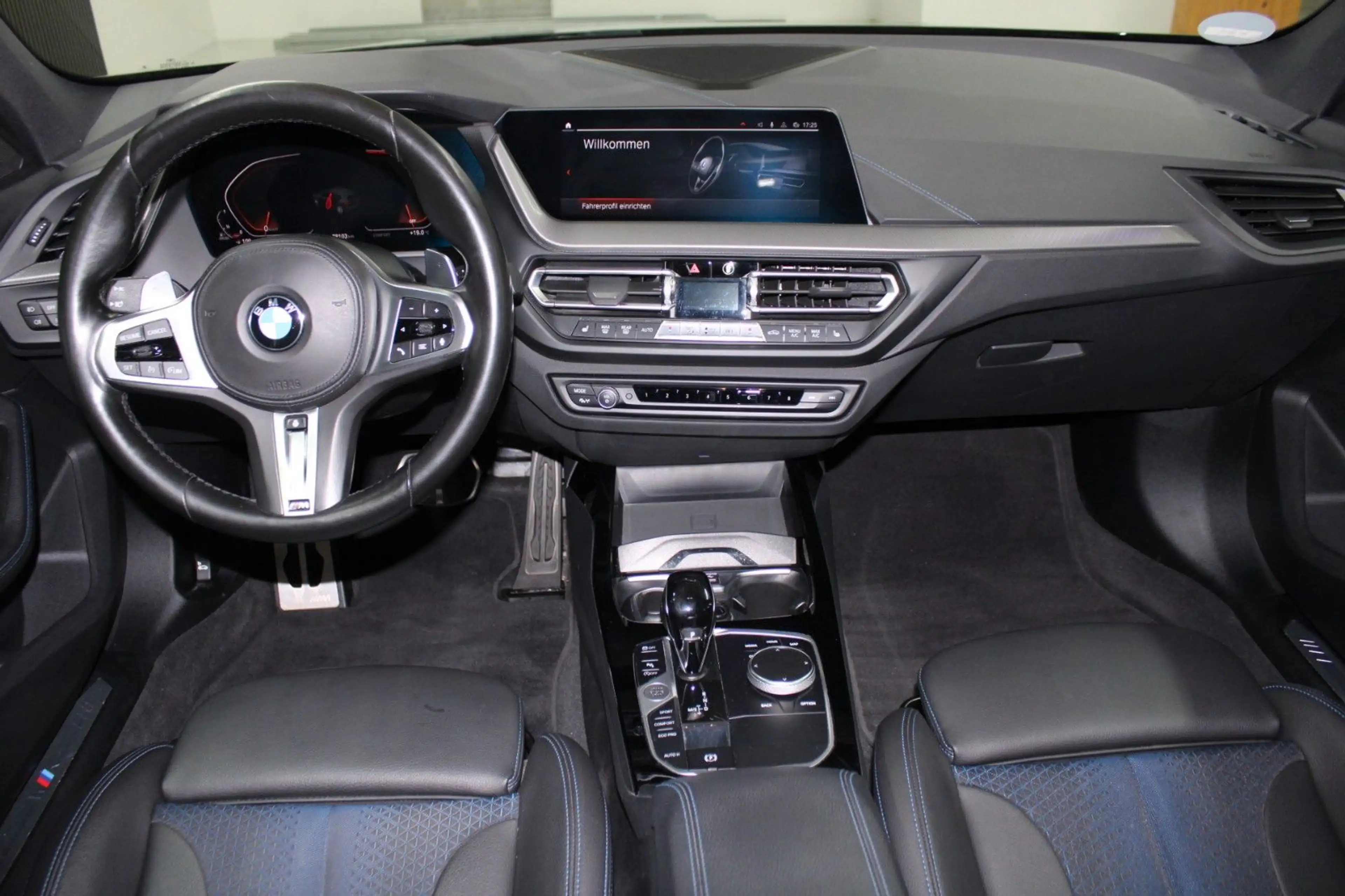 BMW 120 dA M Sport Panorama Navi LED Automatik Kamera — photo 12