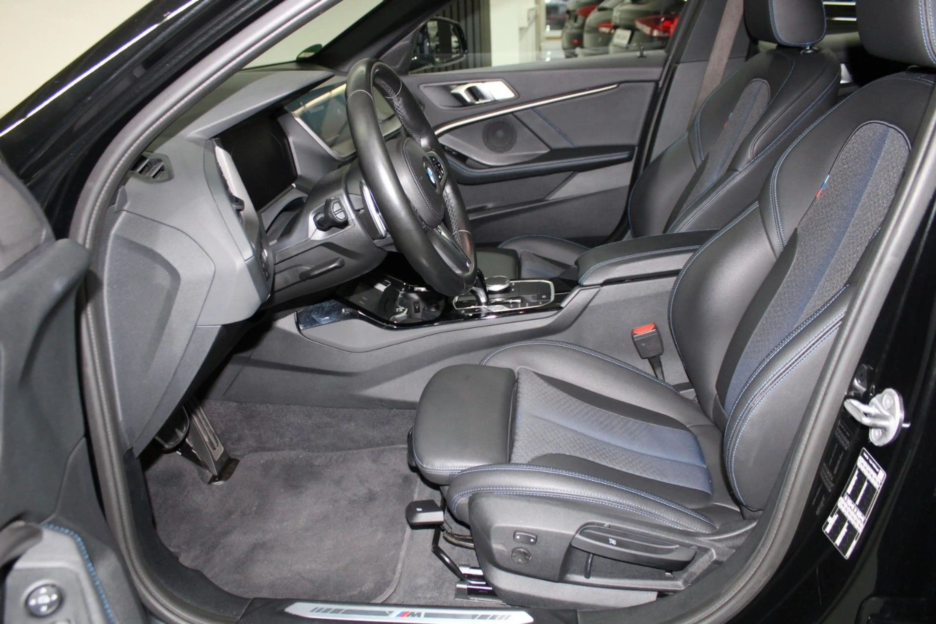 BMW 120 dA M Sport Panorama Navi LED Automatik Kamera — photo 10