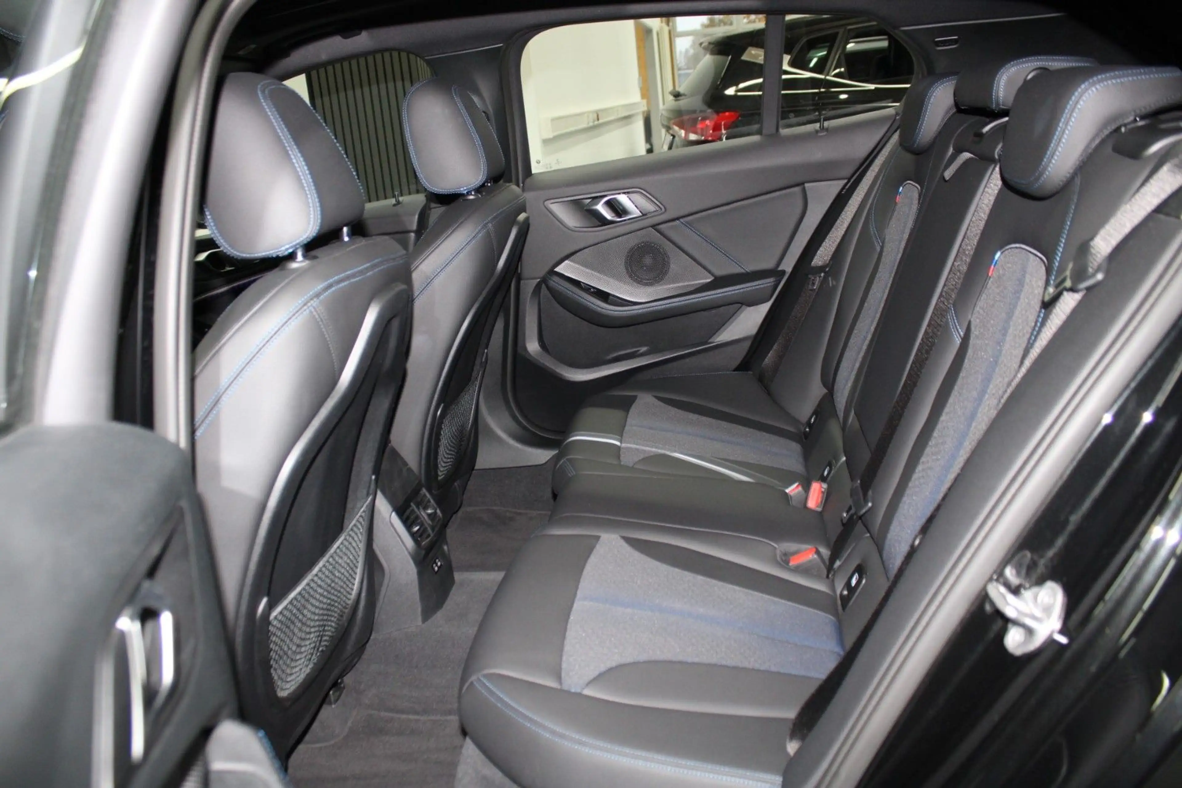 BMW 120 dA M Sport Panorama Navi LED Automatik Kamera — photo 11