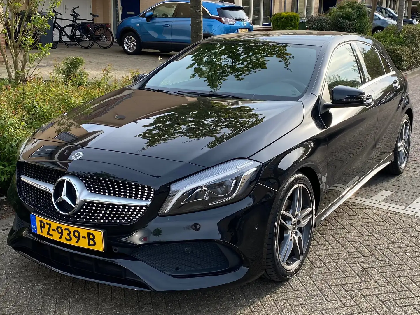 Mercedes-Benz A 180 A 180 Business Sol. AMG Zwart - 2