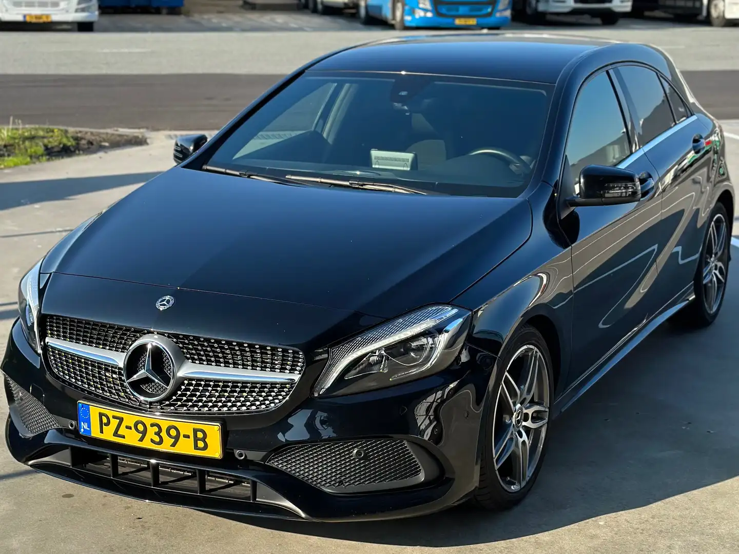 Mercedes-Benz A 180 A 180 Business Sol. AMG Zwart - 1